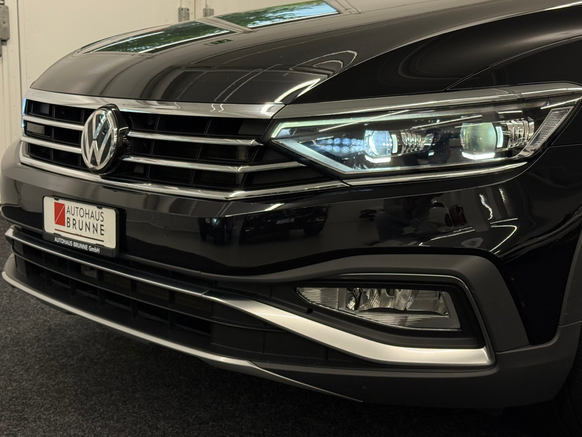 VW Passat Alltrack 2.0 TDI 4Motion DSG-image-11