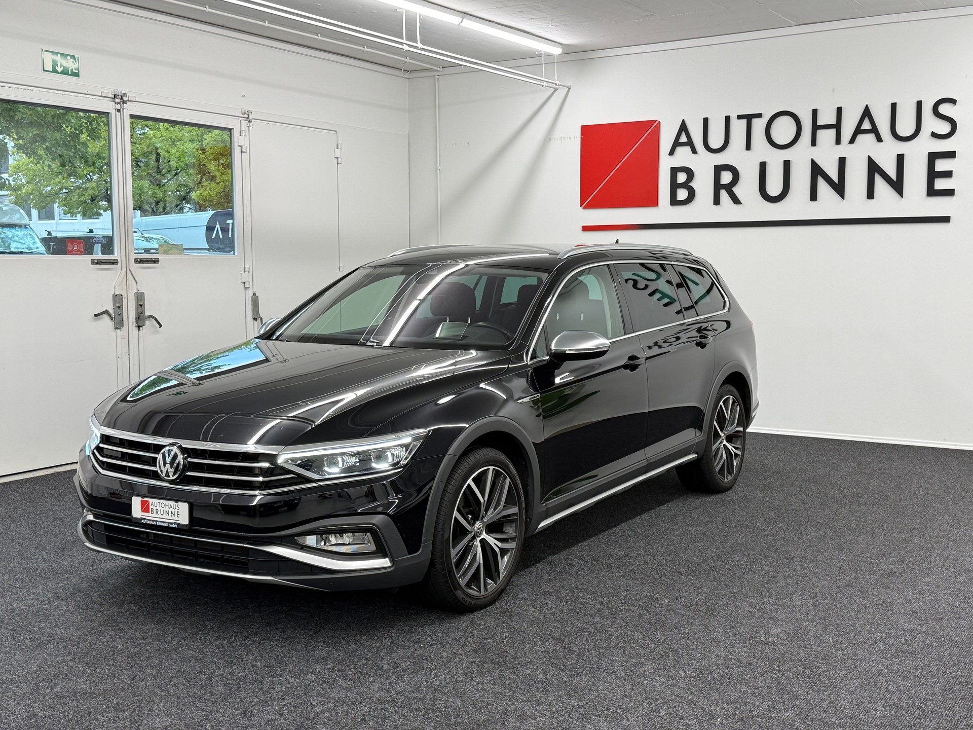 VW Passat Alltrack 2.0 TDI 4Motion DSG-image-0