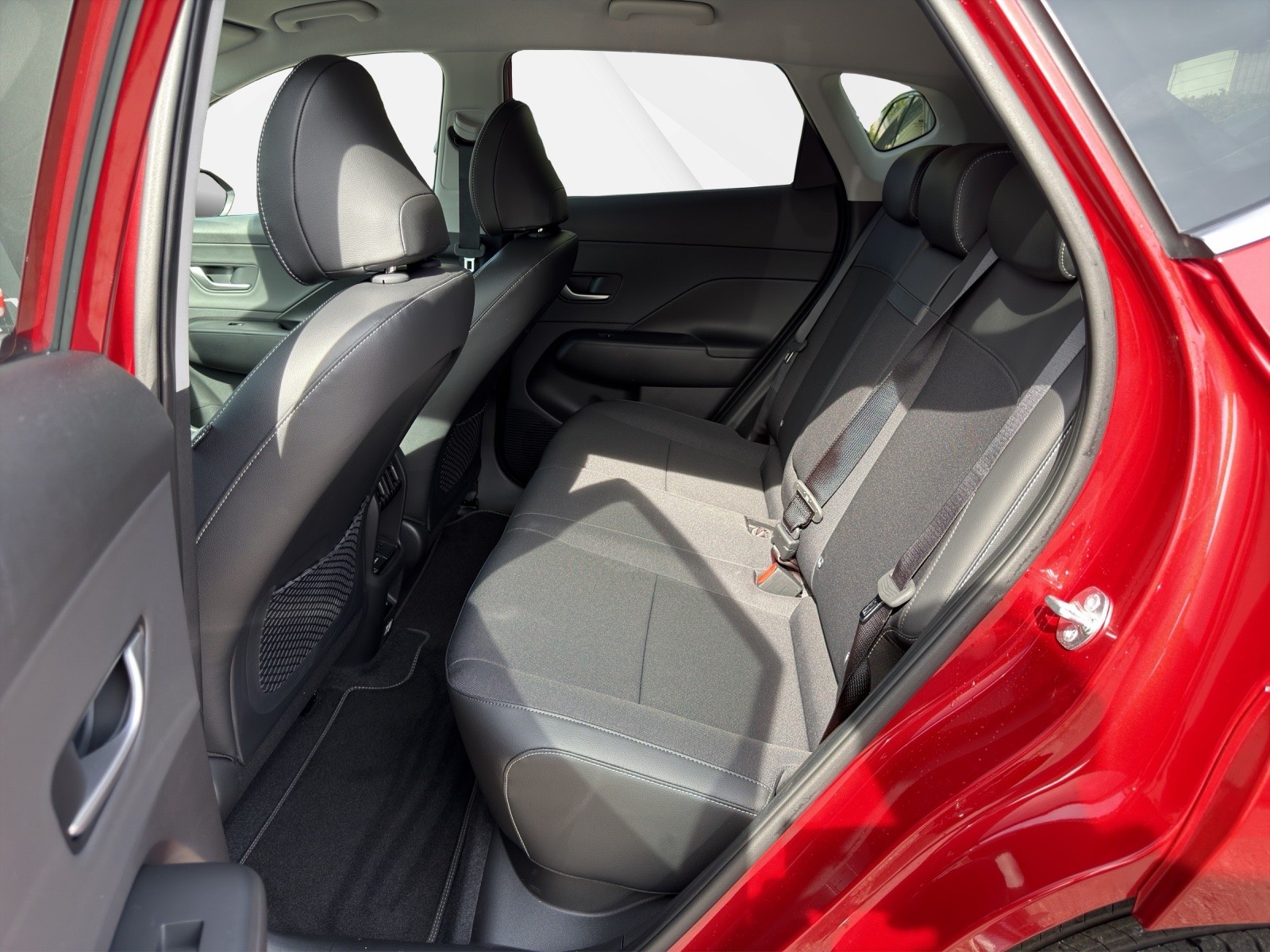 HYUNDAI Kona EV 65.4 kWh Amplia-image-7