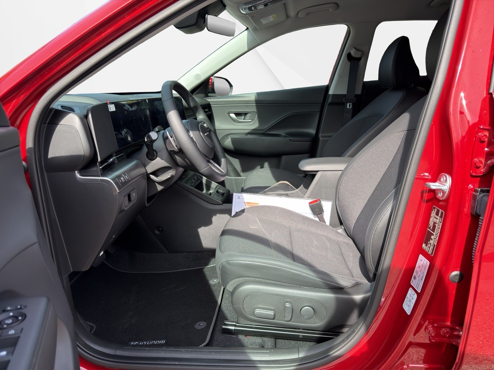 HYUNDAI Kona EV 65.4 kWh Amplia-image-4