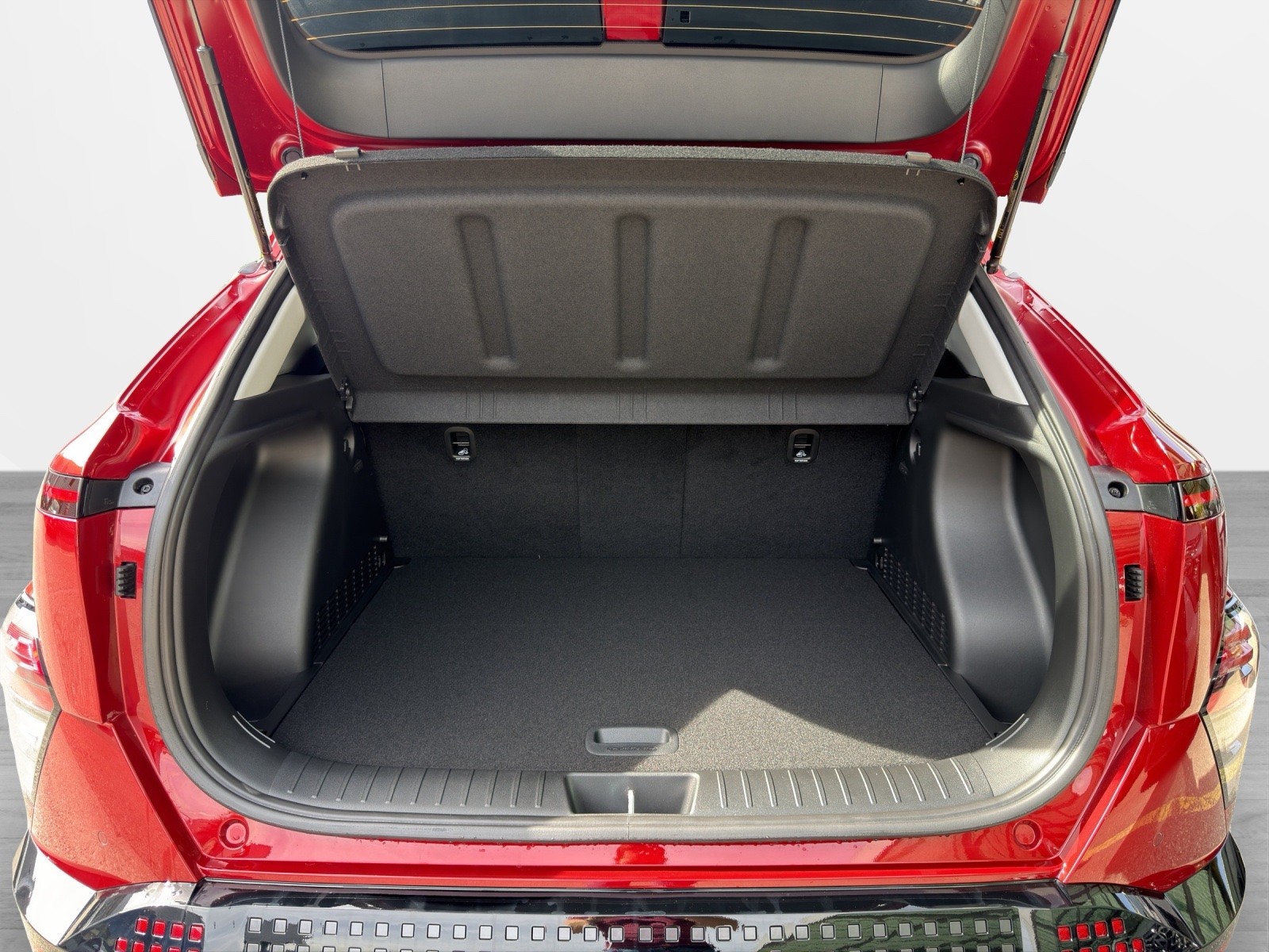 HYUNDAI Kona EV 65.4 kWh Amplia-image-8