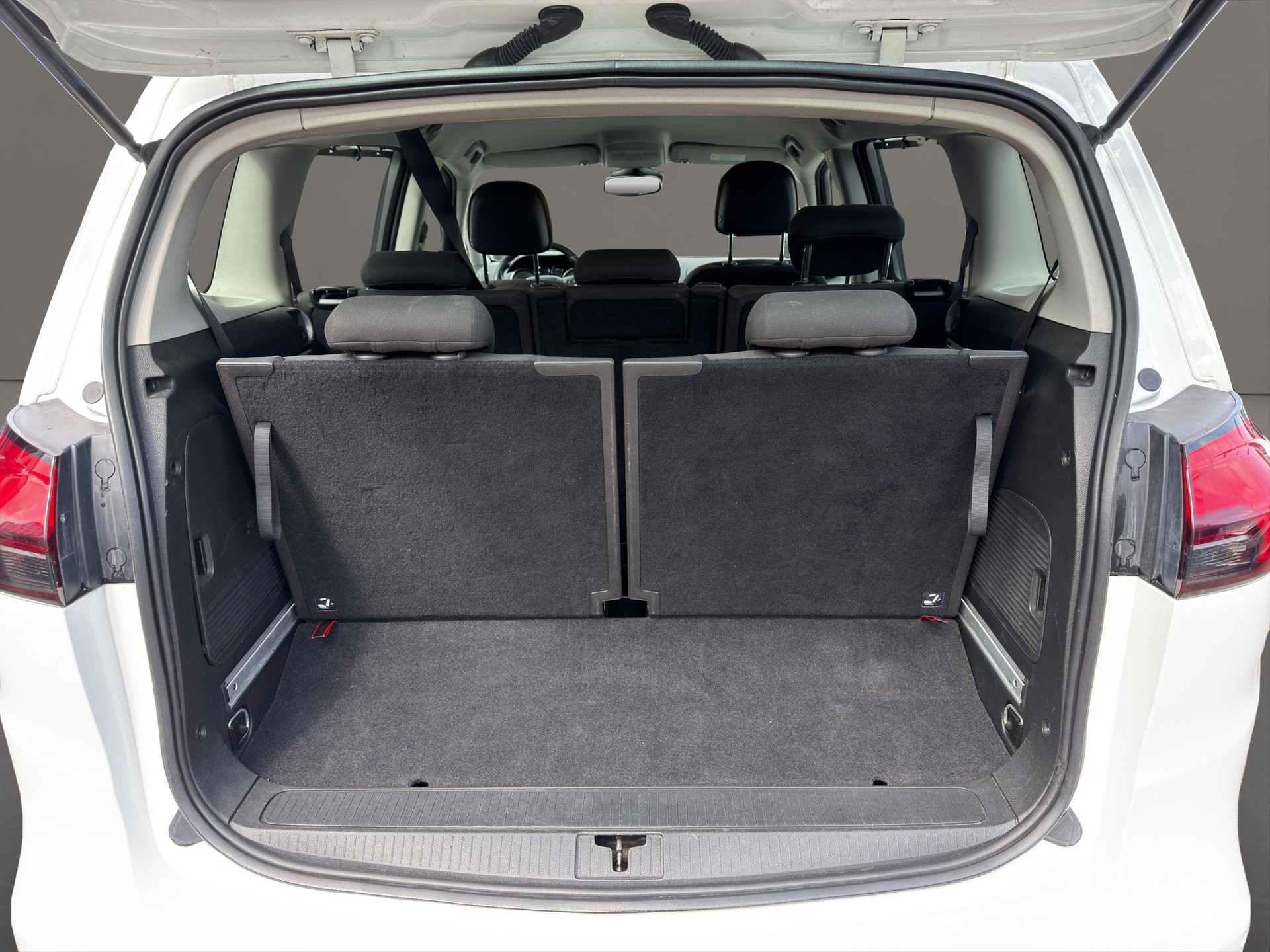 OPEL Zafira Tourer 2.0 CDTi Active Edition Automatic-image-13