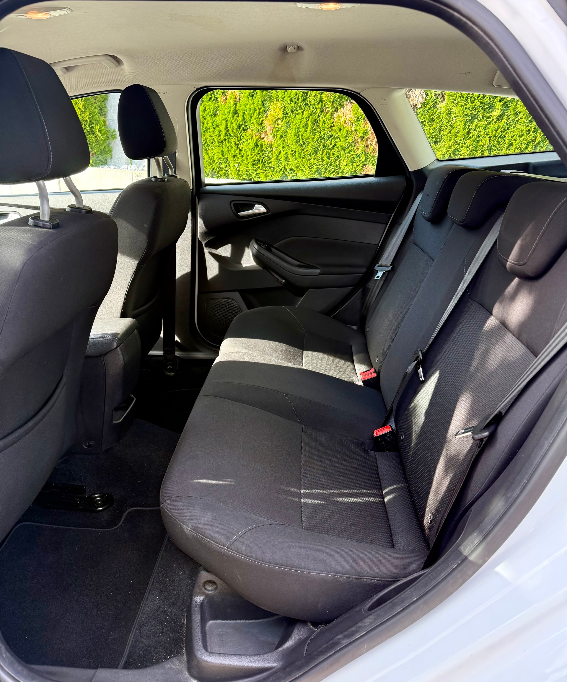 NISSAN Ford Focus-image-7