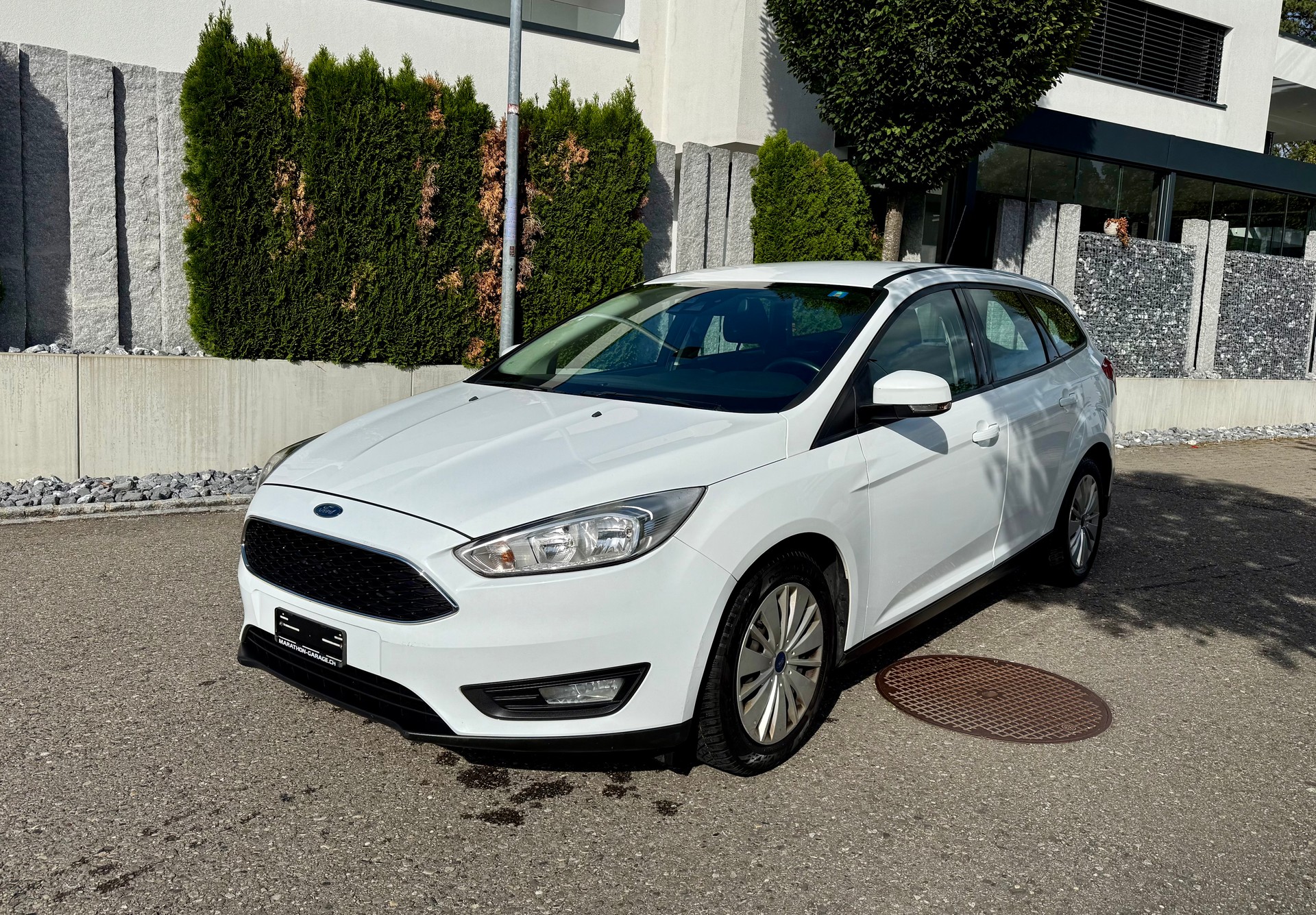 NISSAN Ford Focus-image-0