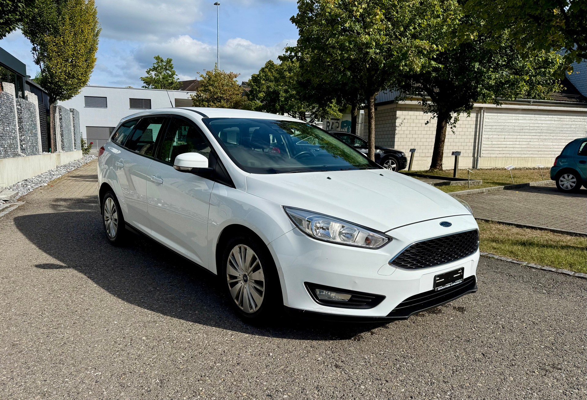 NISSAN Ford Focus-image-3