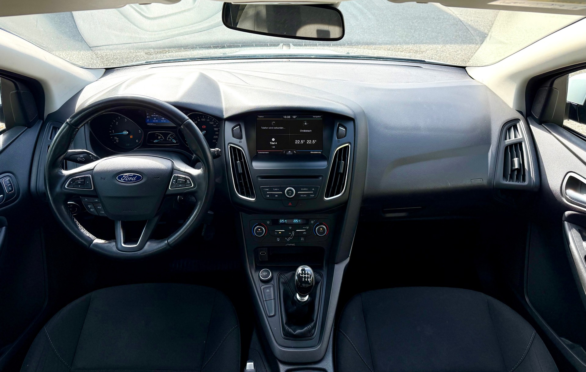 NISSAN Ford Focus-image-4