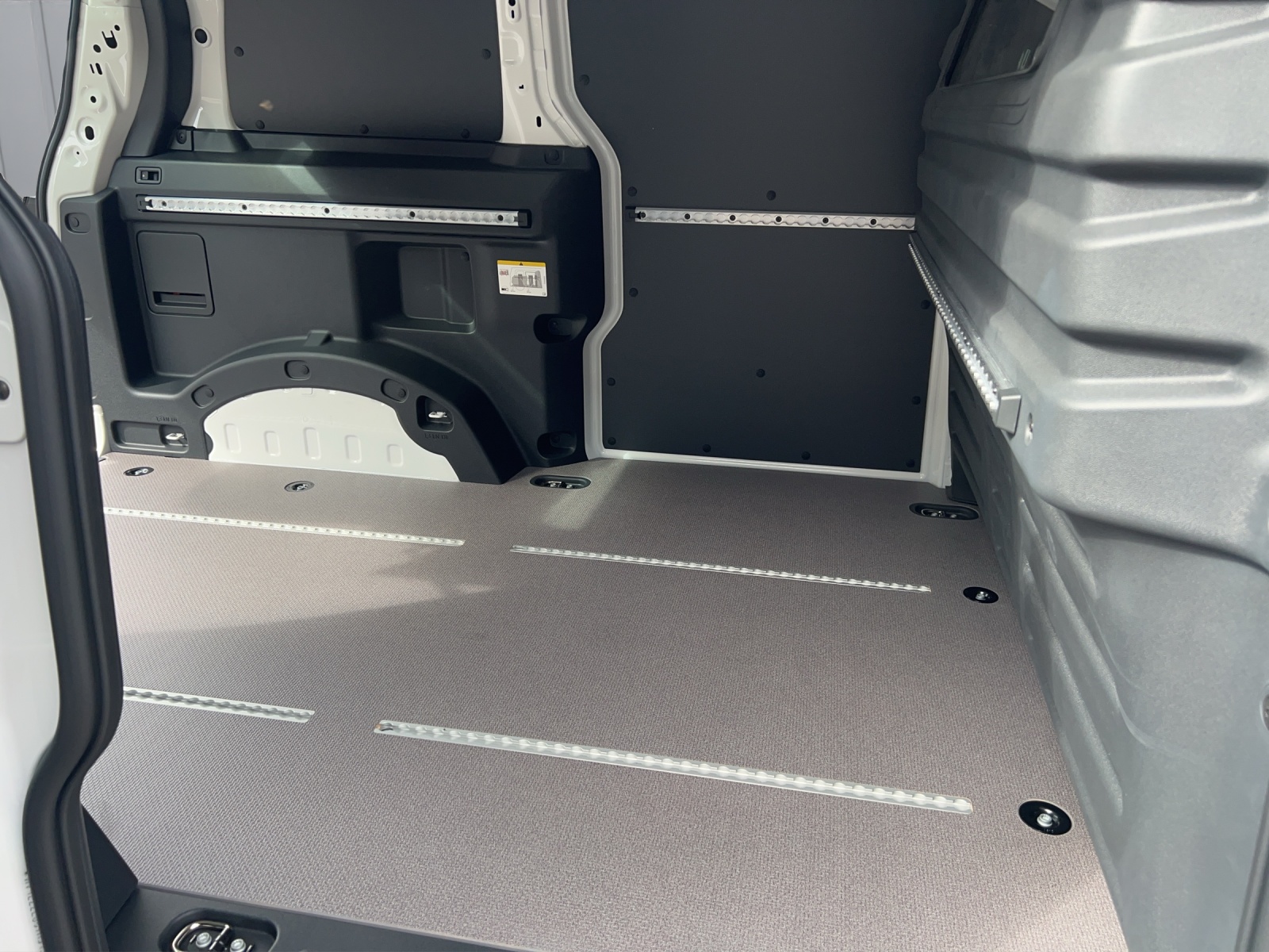 VW ID. Buzz Cargo Pro 4Motion-image-10