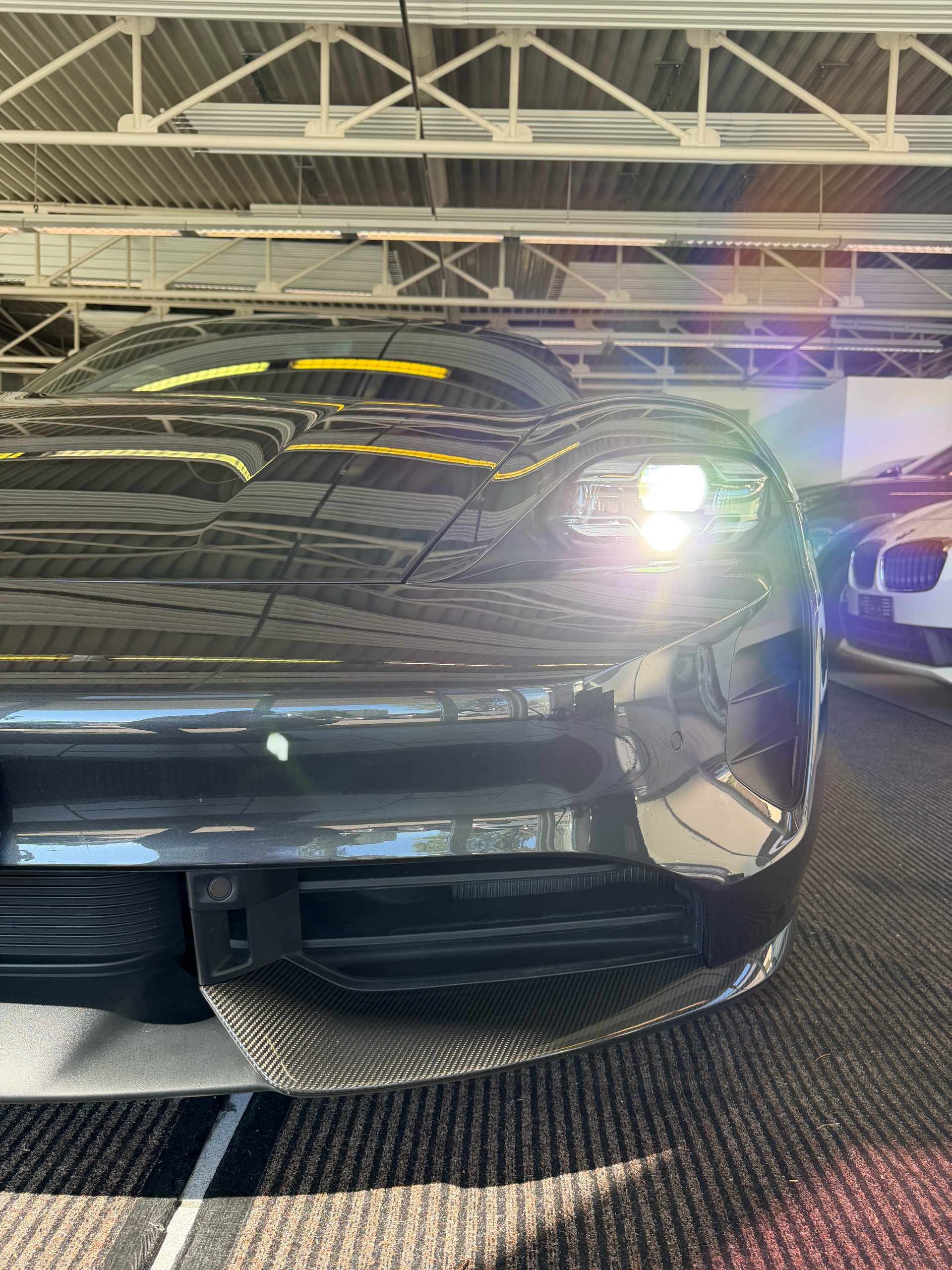 PORSCHE Taycan GTS | CH Swiss | Carbon | LED-Matrix | InnoDrive | 21" | 5 Sitzer | Panorama | PORSCHE GARANTIE |-image-39