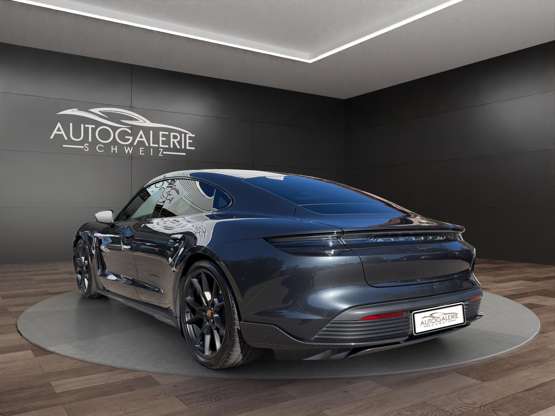 PORSCHE Taycan GTS | CH Swiss | Carbon | LED-Matrix | InnoDrive | 21" | 5 Sitzer | Panorama | PORSCHE GARANTIE |-image-2