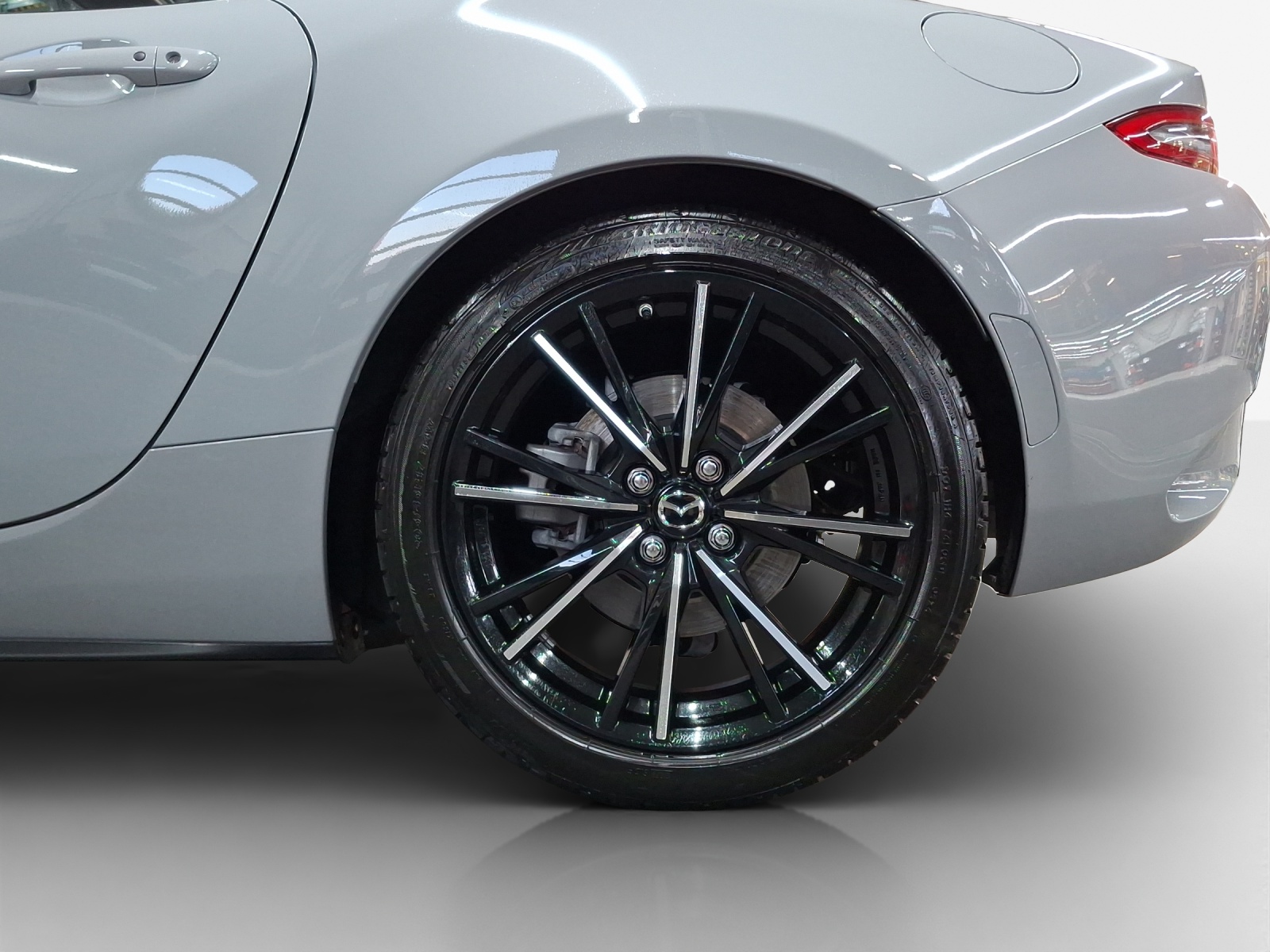 MAZDA MX-5 Skyactiv-G 184 Exclusive-line-image-13
