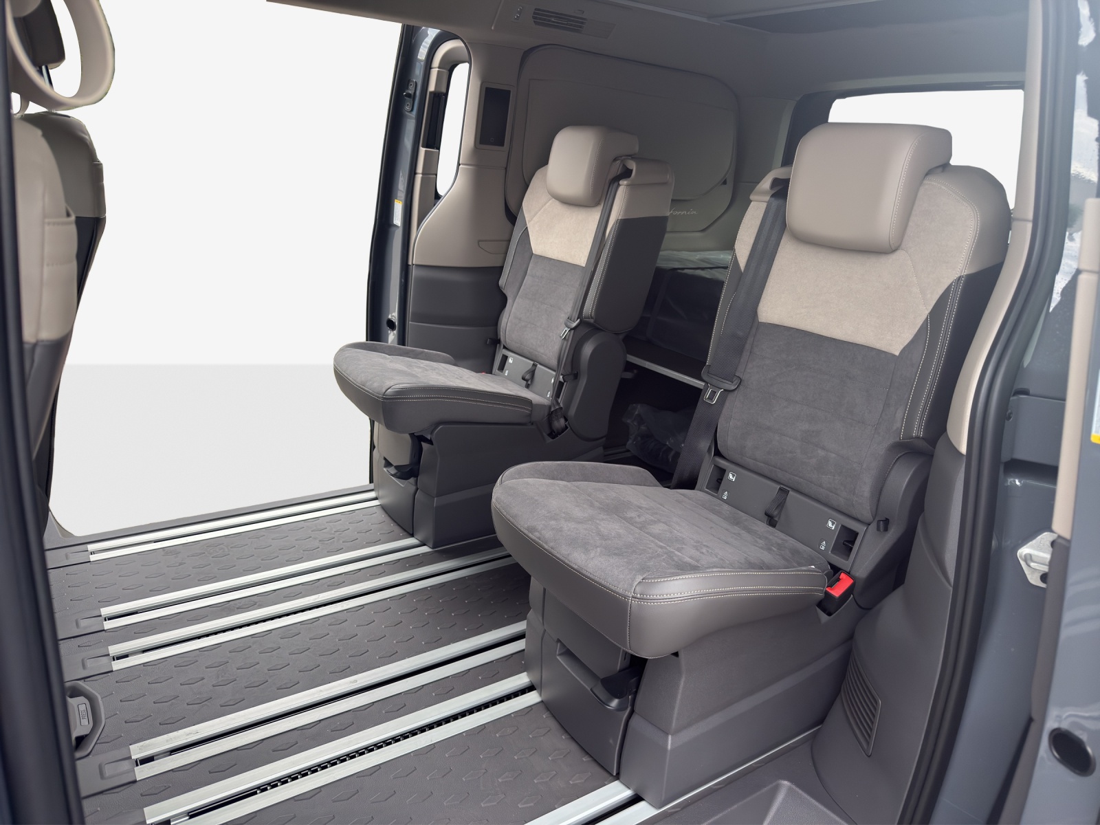 VW California eHybrid Beach Tour 4Motion-image-11