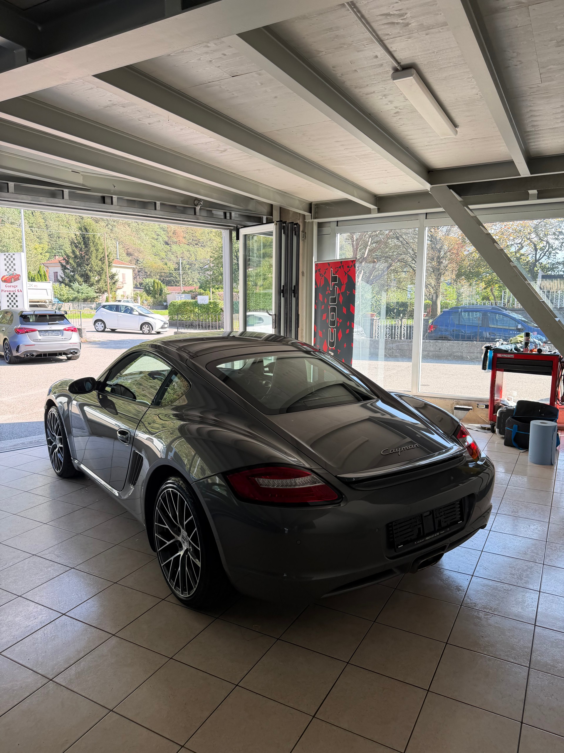 PORSCHE Cayman 2.7-image-4