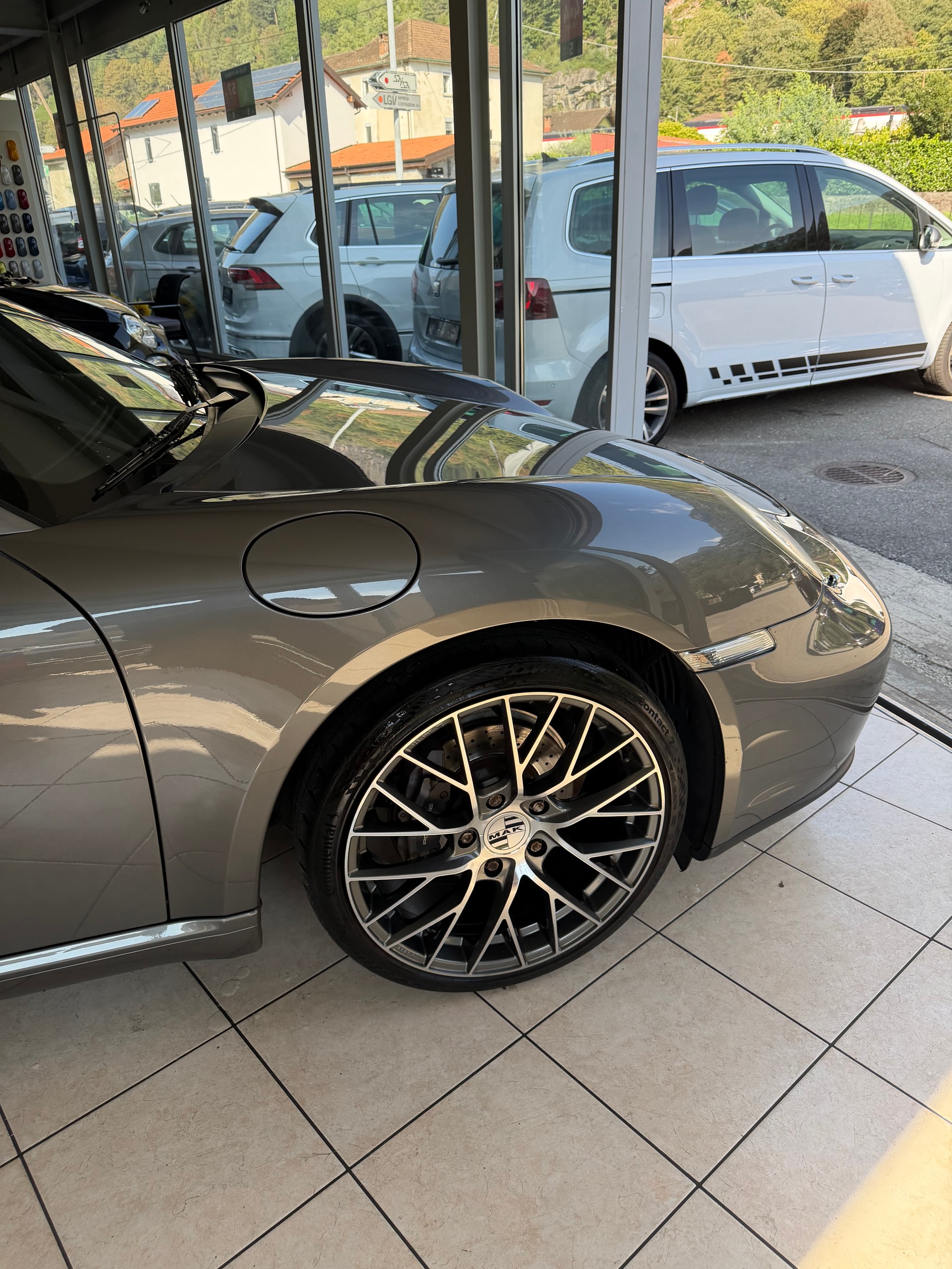 PORSCHE Cayman 2.7-image-7