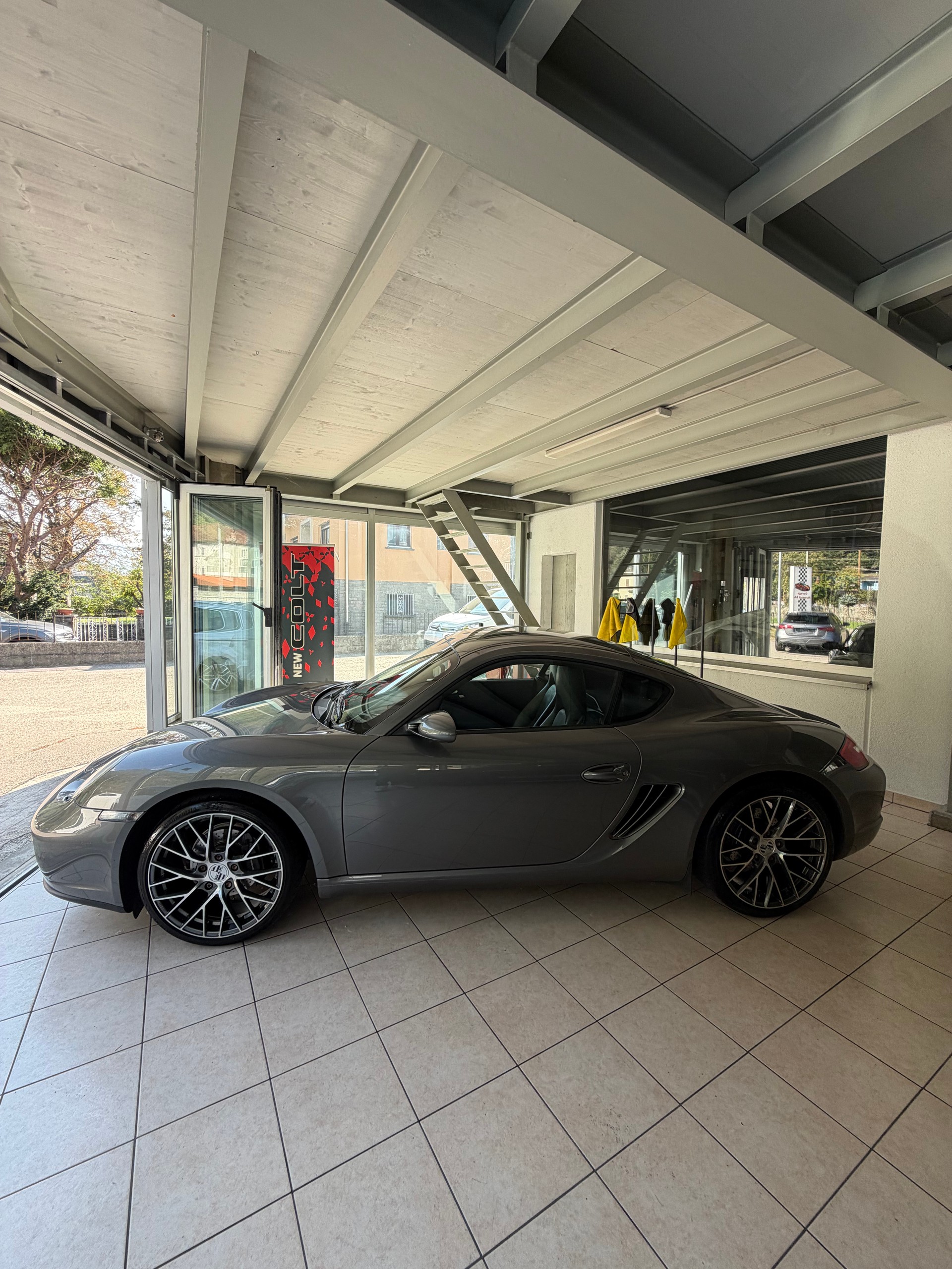 PORSCHE Cayman 2.7-image-2