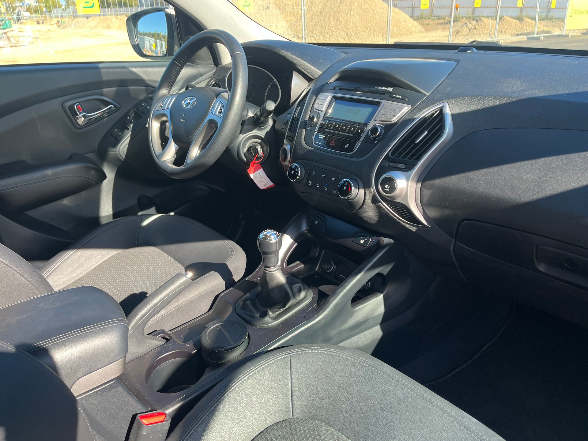 HYUNDAI iX 35 2.0 Premium 4WD-image-15