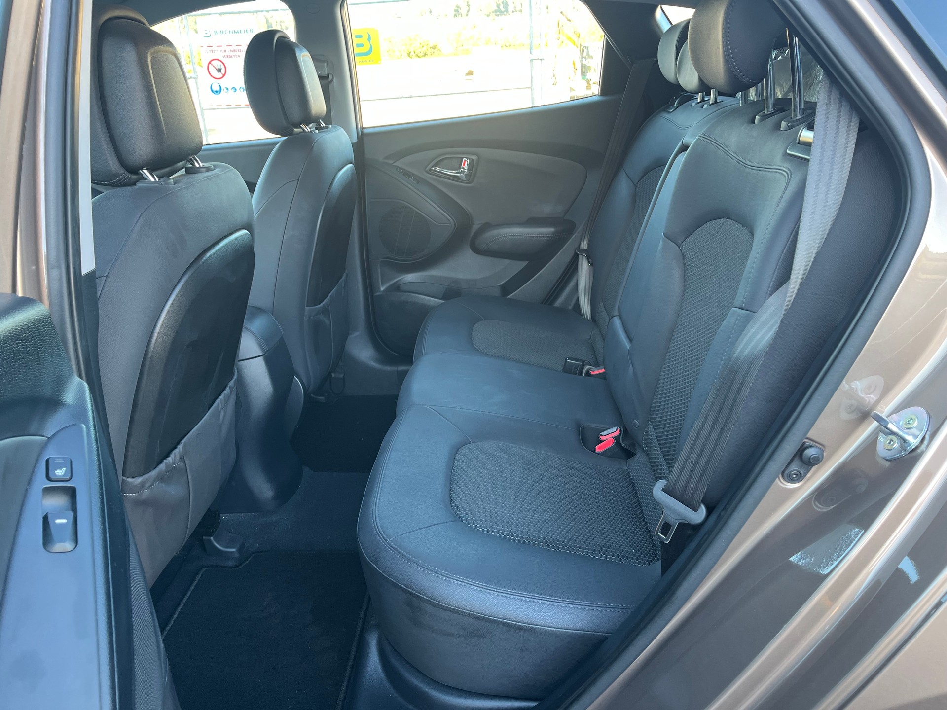HYUNDAI iX 35 2.0 Premium 4WD-image-13
