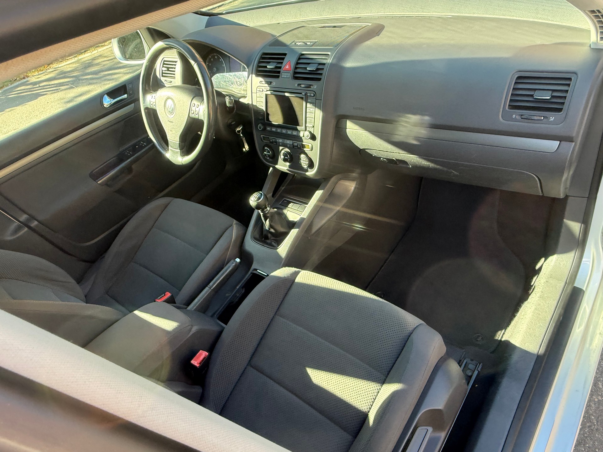 VW Golf 2.0 FSI Sportline-image-17