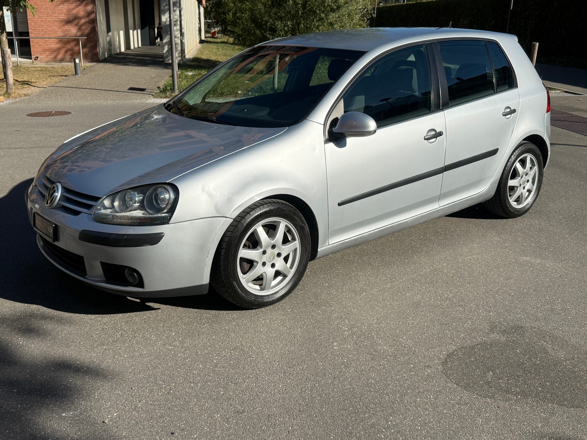 VW Golf 2.0 FSI Sportline-image-12