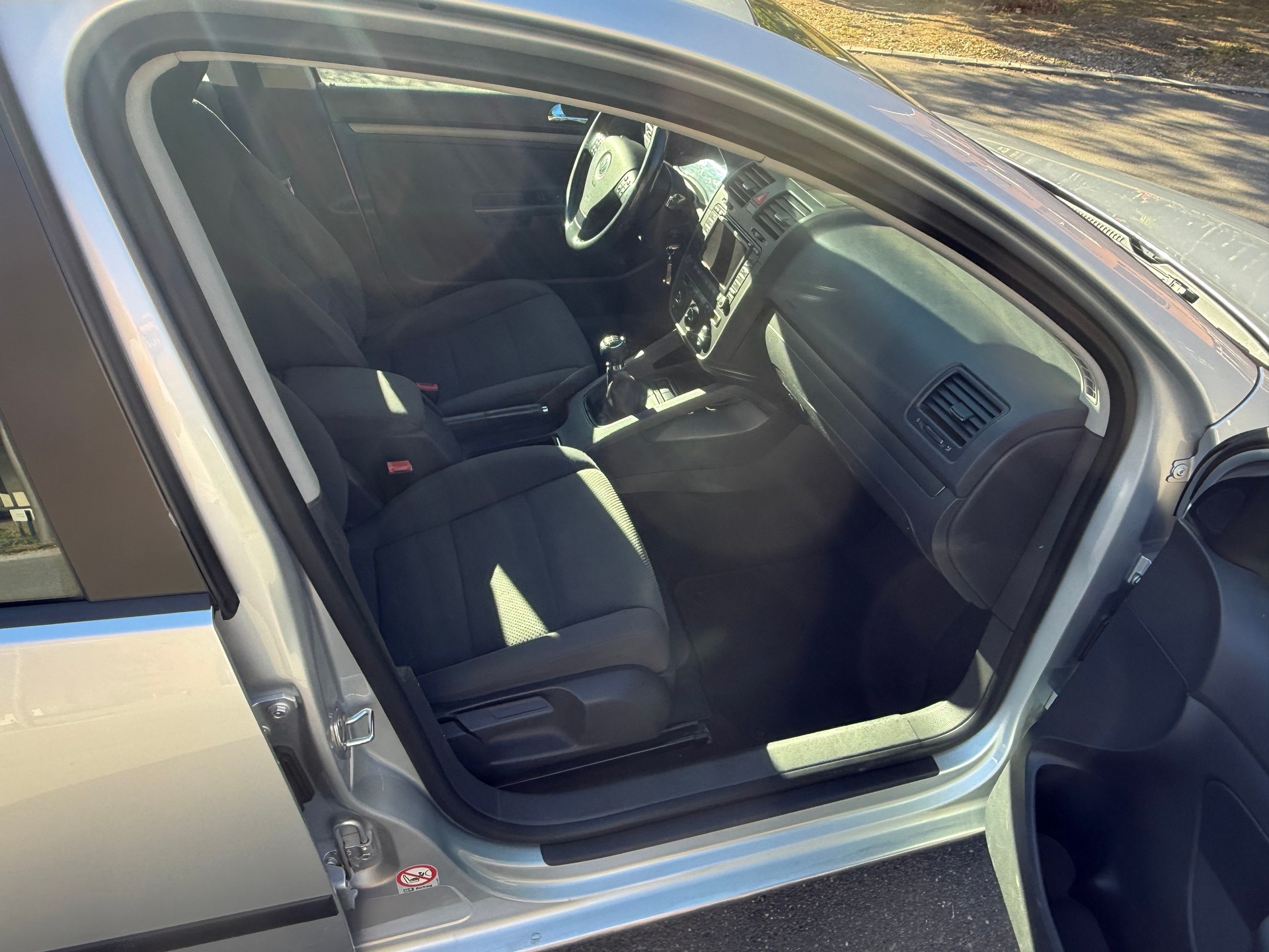 VW Golf 2.0 FSI Sportline-image-15