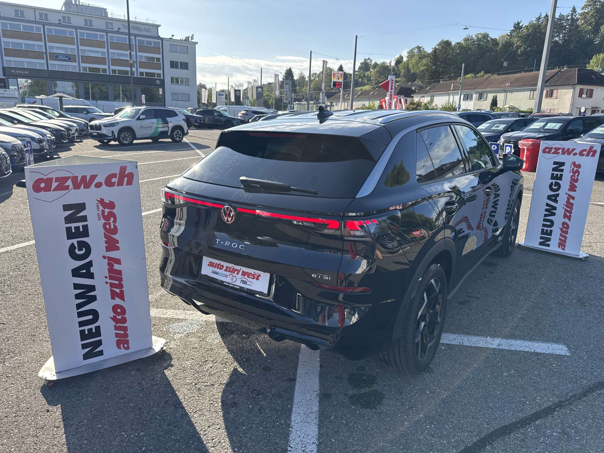 VW T-Roc 1.5 eTSi mHEV R-Line DSG-Automat-image-2