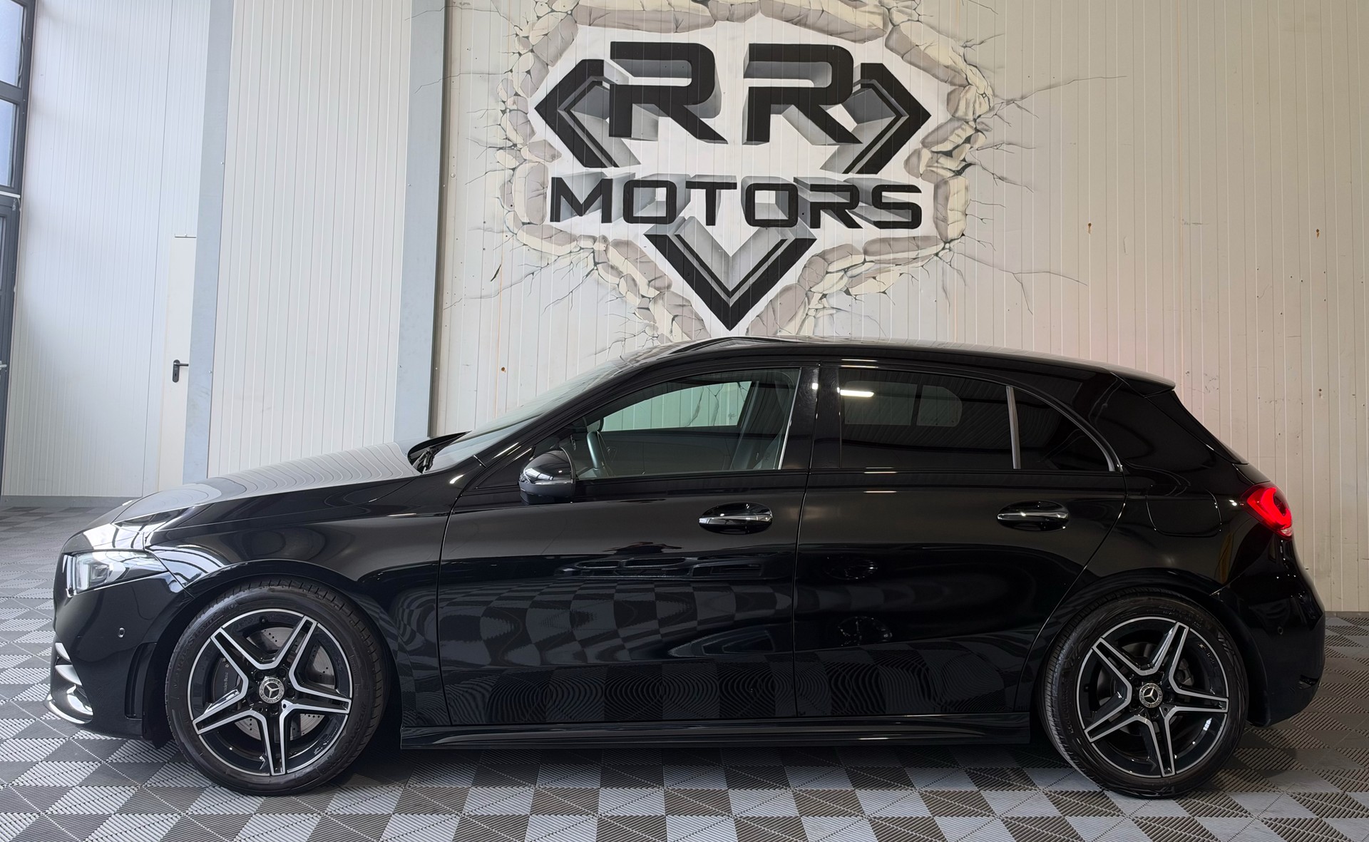 MERCEDES-BENZ A 250 4Matic AMG Line 4Matic 7G-DCT-image-1