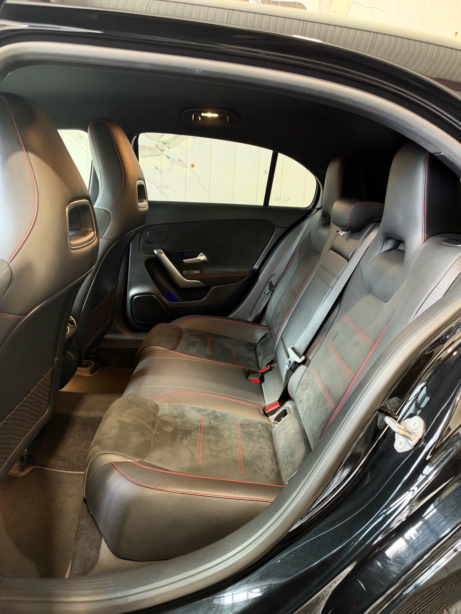 MERCEDES-BENZ A 250 4Matic AMG Line 4Matic 7G-DCT-image-15