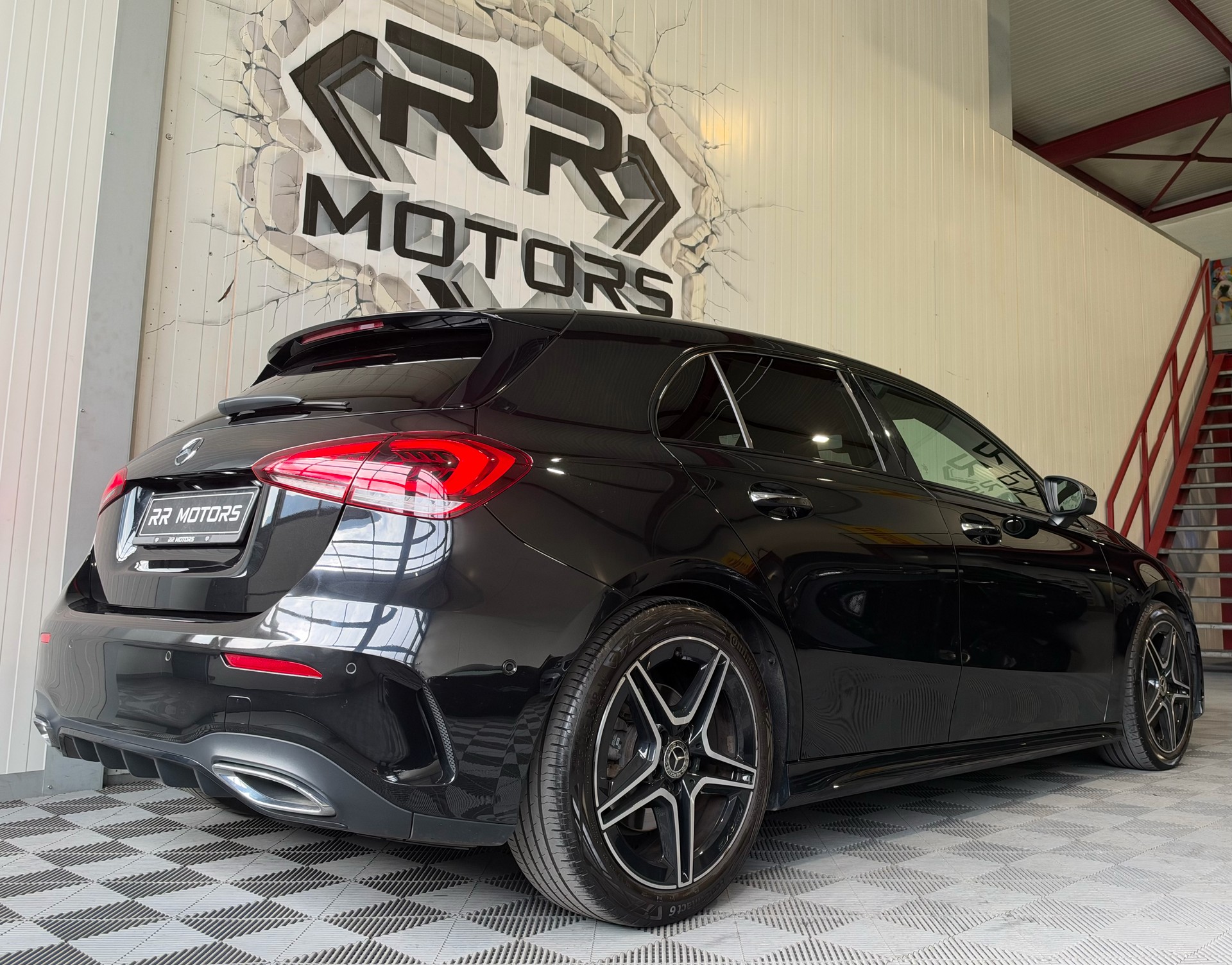 MERCEDES-BENZ A 250 4Matic AMG Line 4Matic 7G-DCT-image-3