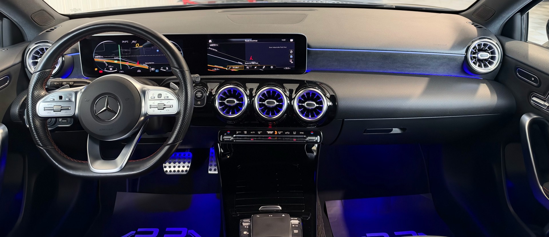 MERCEDES-BENZ A 250 4Matic AMG Line 4Matic 7G-DCT-image-8