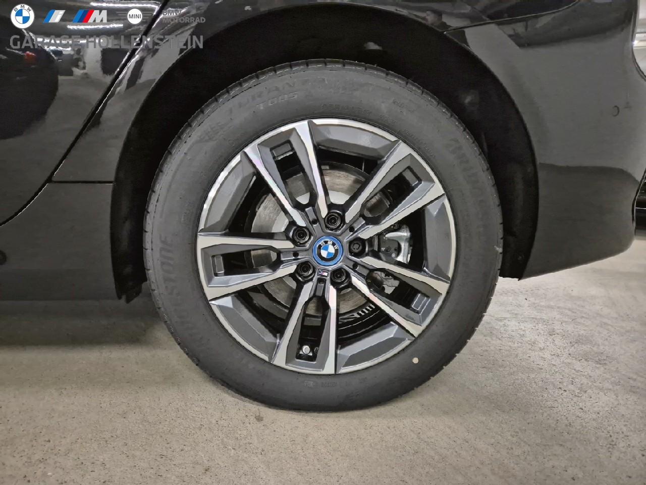 BMW 225e xDrive Active Tourer-image-6