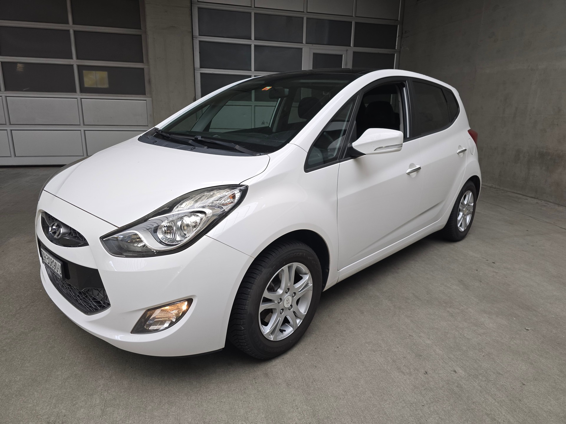 HYUNDAI iX20 1.6 Premium-image-1
