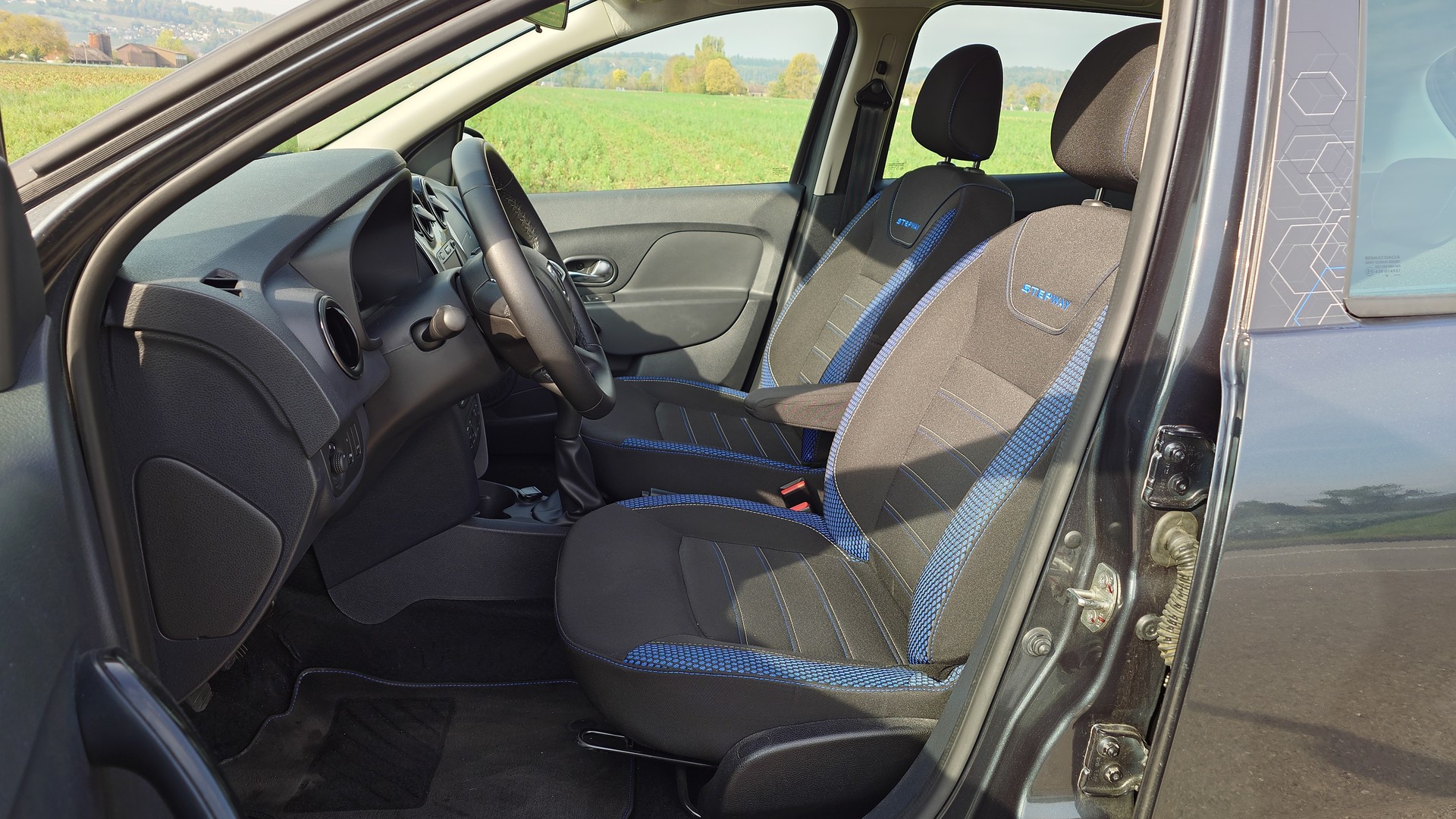 DACIA Sandero Tce 100 Celebration-image-11