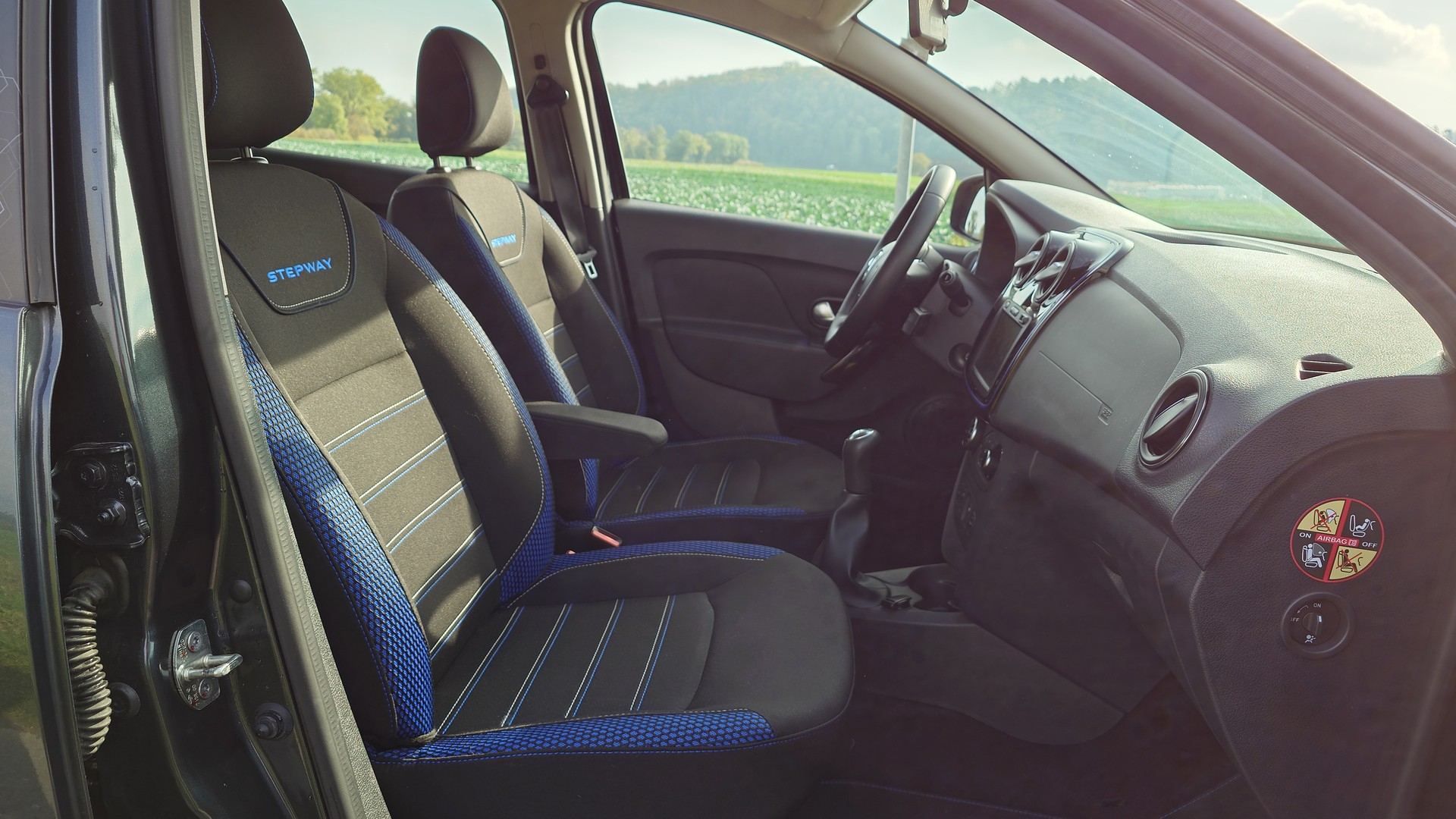 DACIA Sandero Tce 100 Celebration-image-12