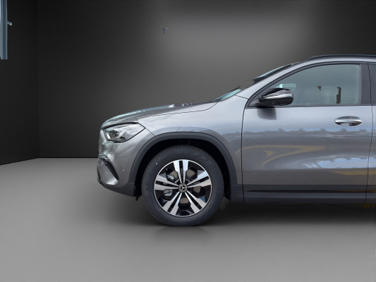 MERCEDES-BENZ GLA 200 Night Star 7G-D-image-5