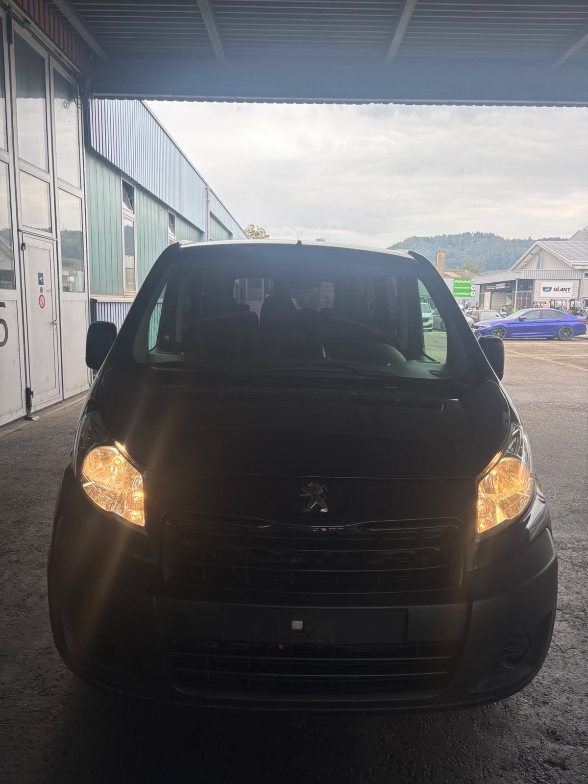 PEUGEOT Expert Tepee 2.0 HDi Shuttle L2-image-1