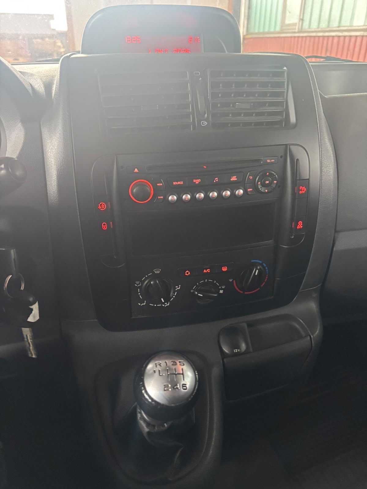 PEUGEOT Expert Tepee 2.0 HDi Shuttle L2-image-6