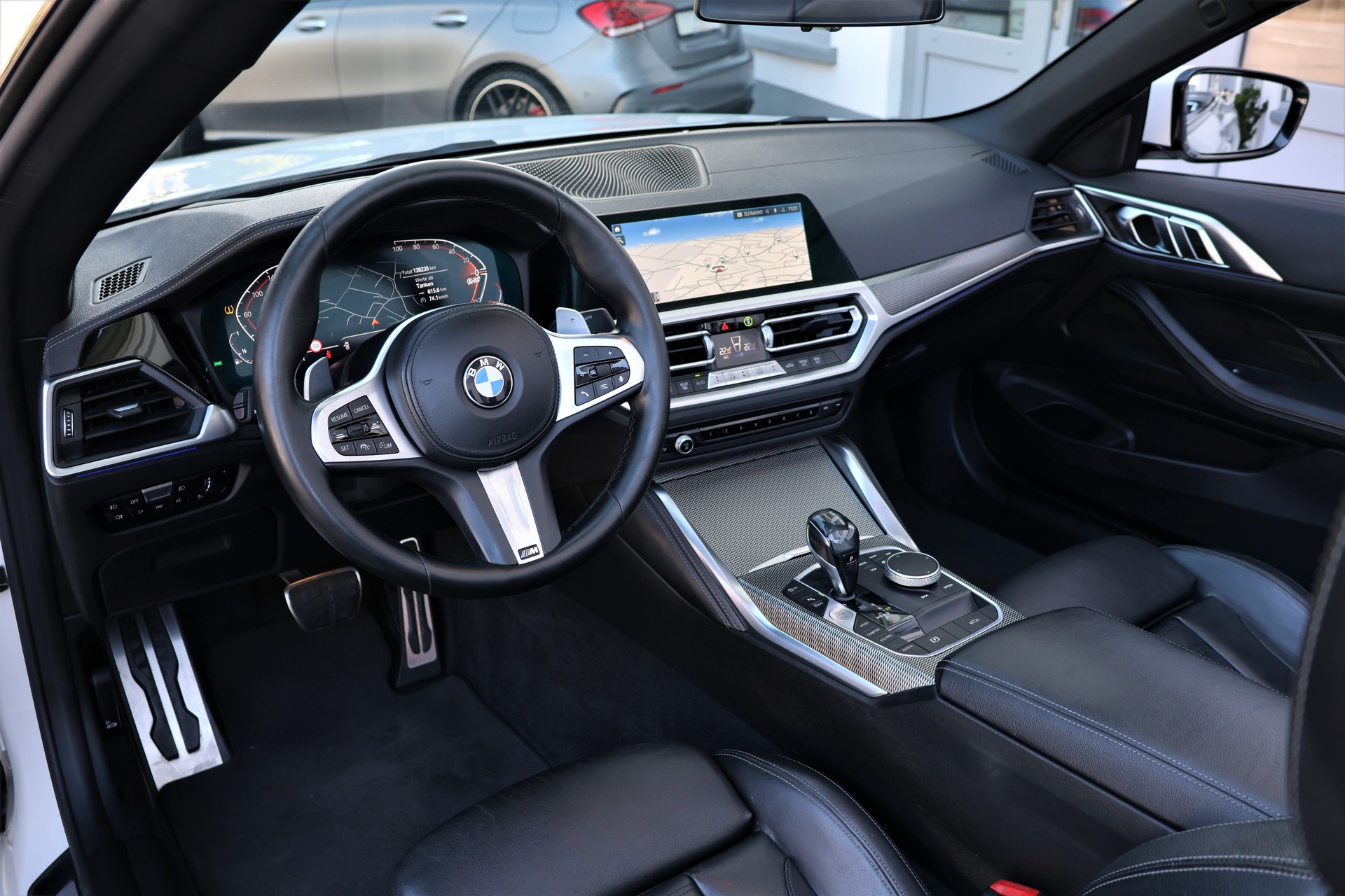BMW 420i Cabriolet M Sport Steptronic-image-15