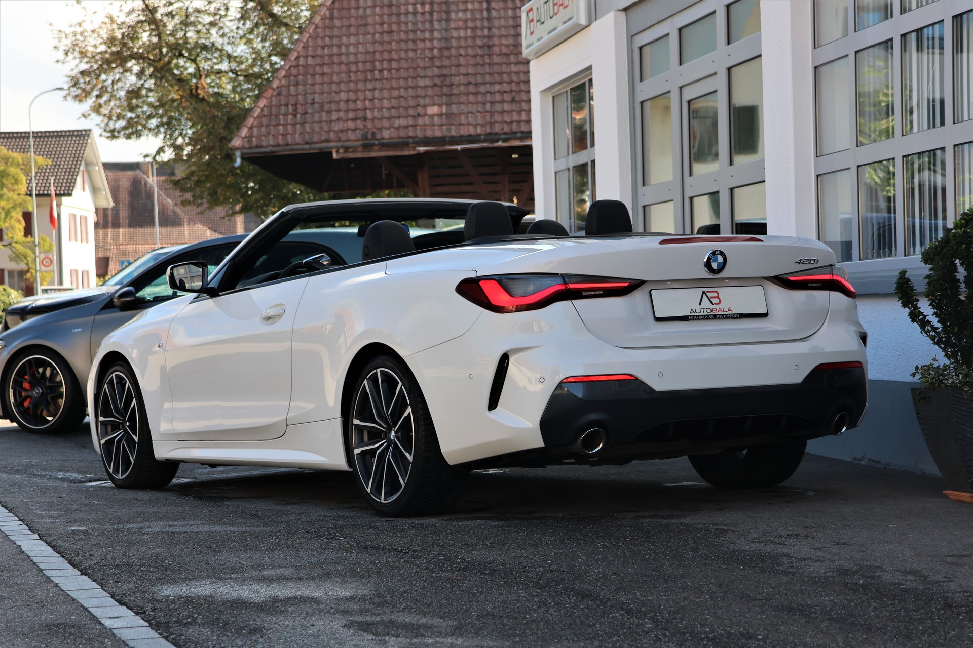 BMW 420i Cabriolet M Sport Steptronic-image-8