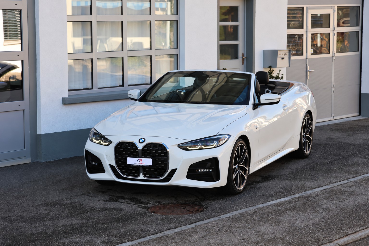 BMW 420i Cabriolet M Sport Steptronic-image-1