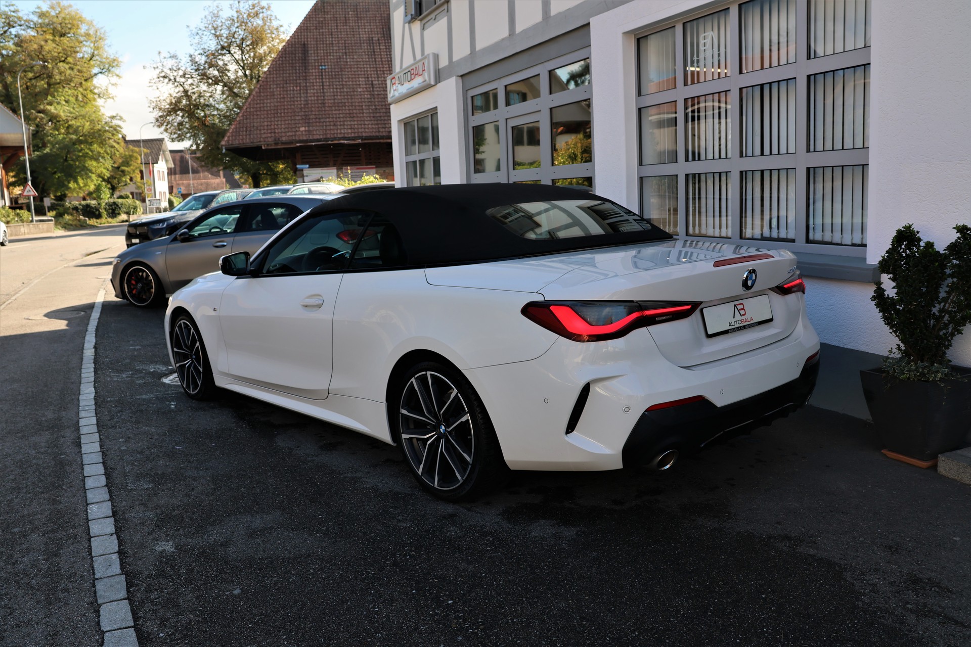 BMW 420i Cabriolet M Sport Steptronic-image-7