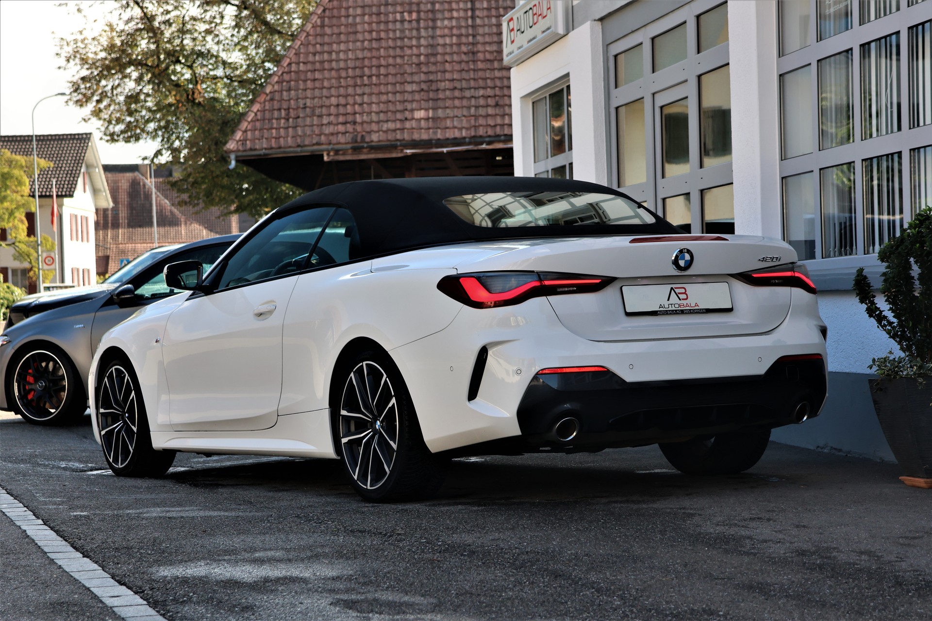 BMW 420i Cabriolet M Sport Steptronic-image-3