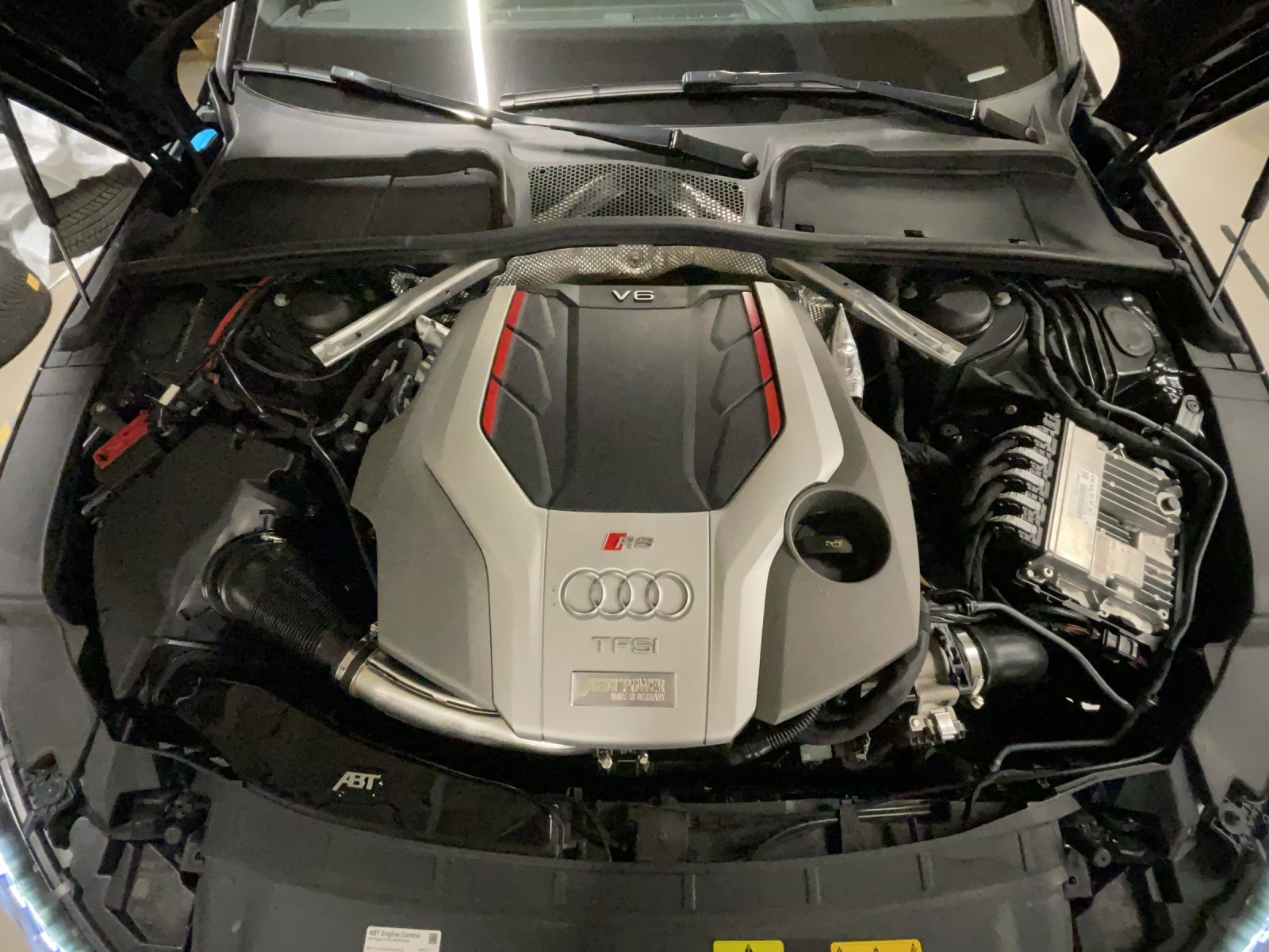 AUDI RS4 Avant 2.9 TFSI quattro tiptronic-image-13