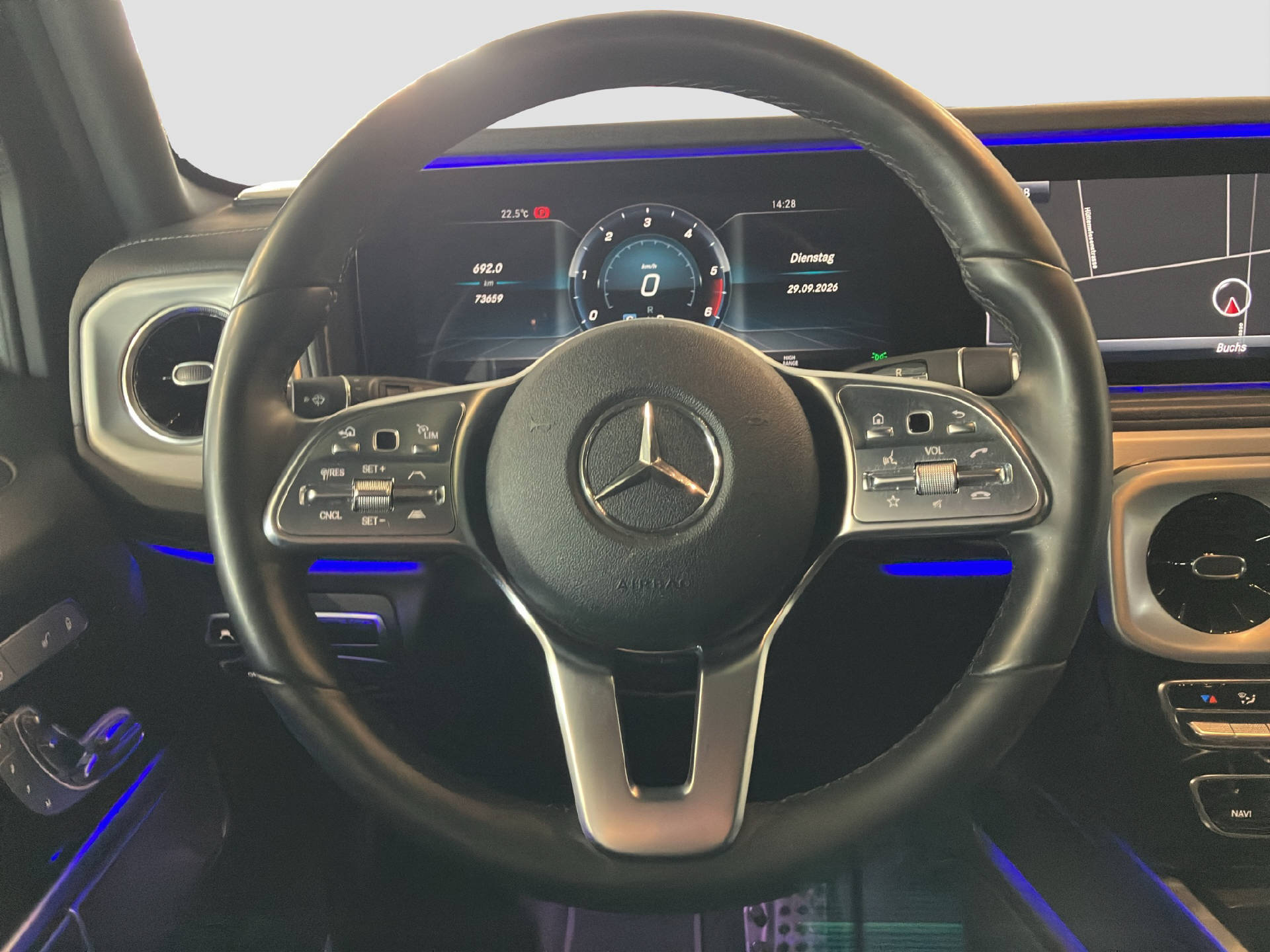 MERCEDES-BENZ G 350 d AMG Line-image-8