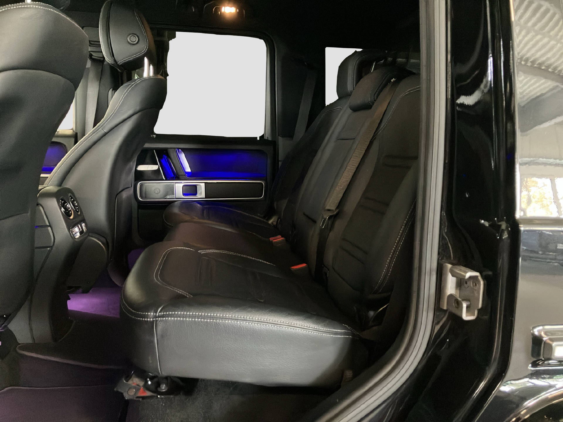 MERCEDES-BENZ G 350 d AMG Line-image-13