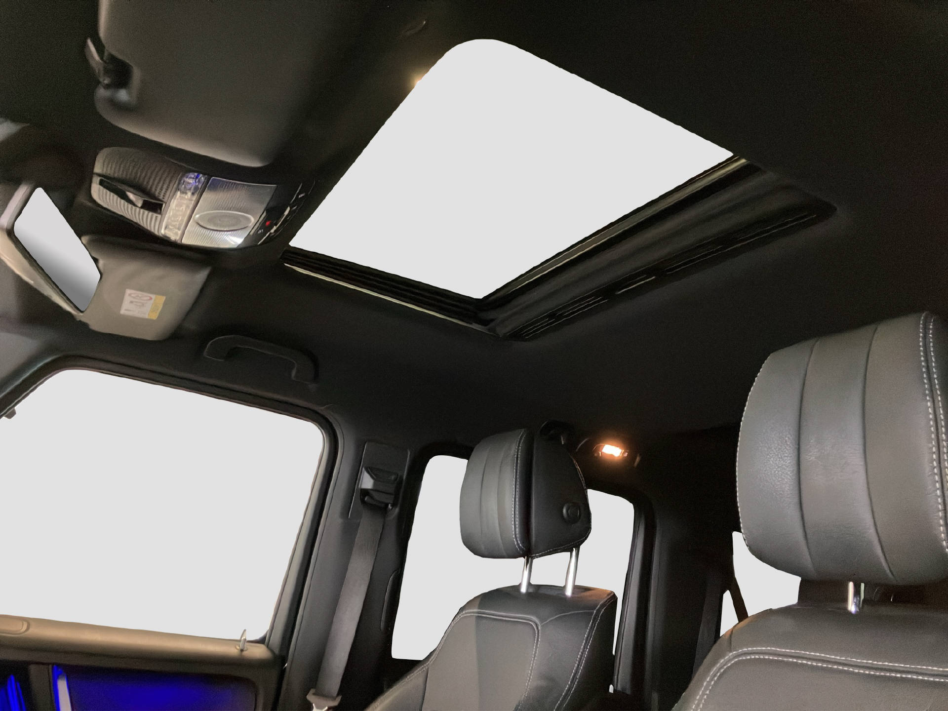 MERCEDES-BENZ G 350 d AMG Line-image-11