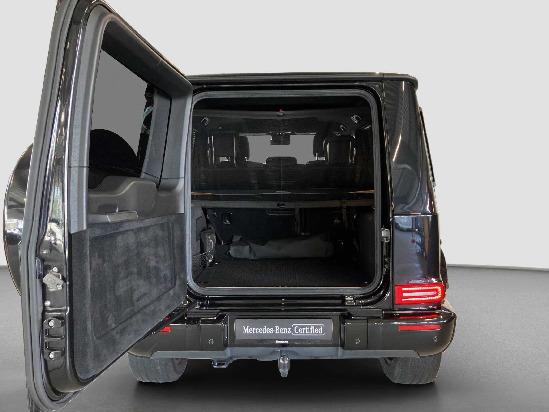 MERCEDES-BENZ G 350 d AMG Line-image-14