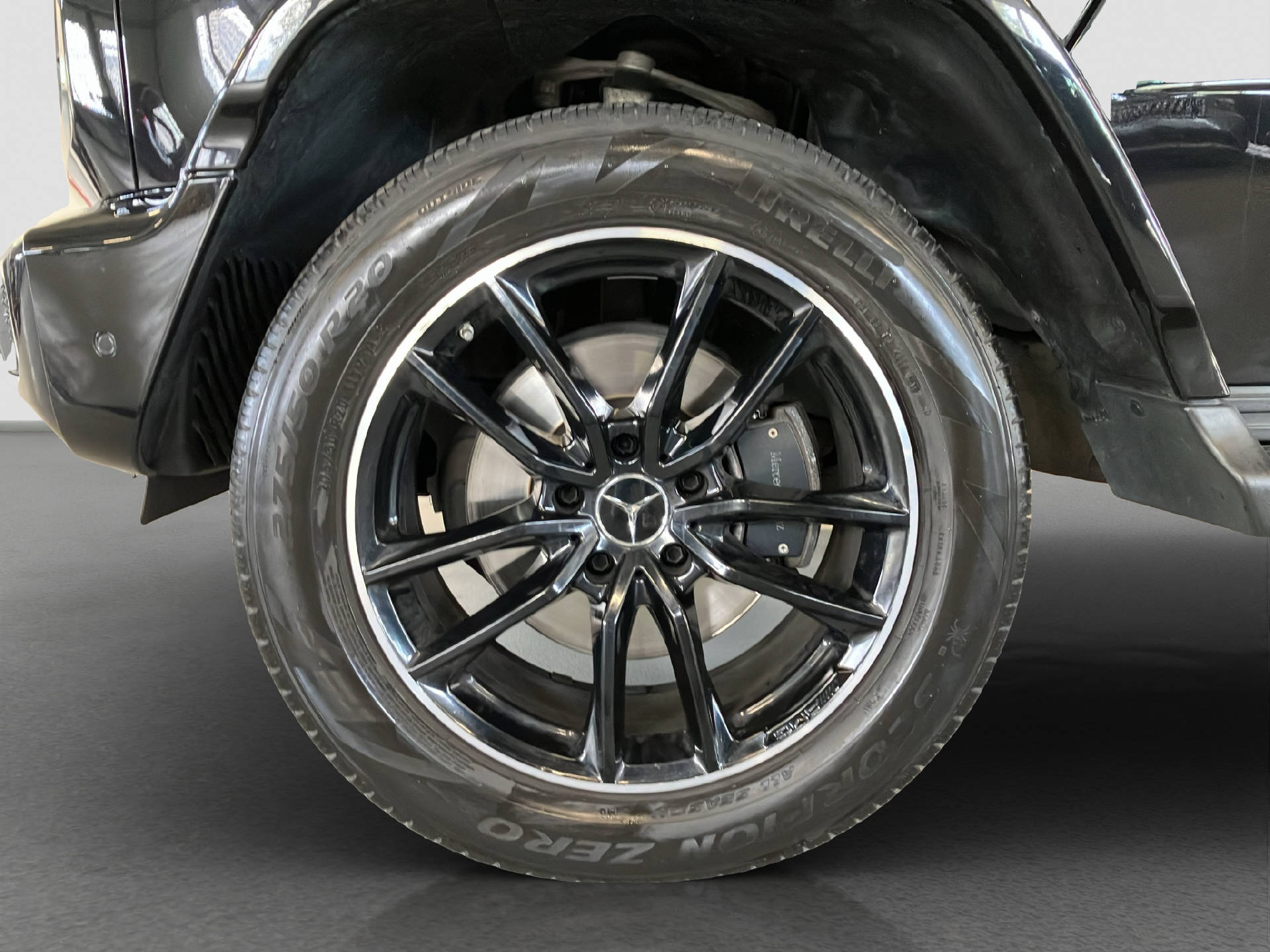 MERCEDES-BENZ G 350 d AMG Line-image-5