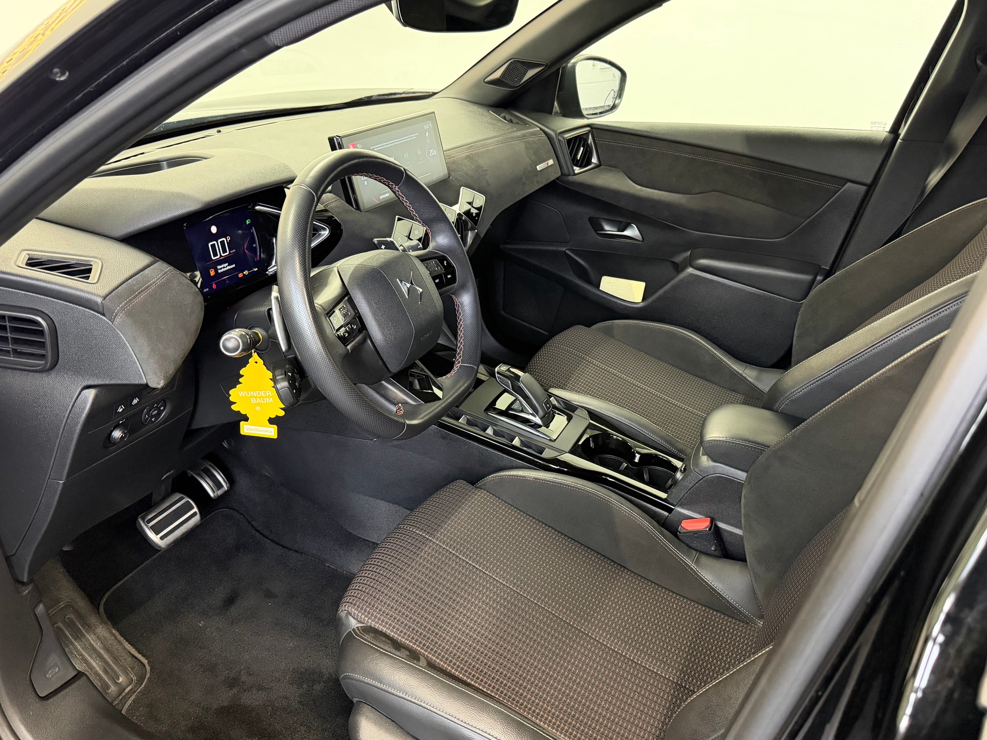 DS AUTOMOBILES DS 3 Crossback 1.2 PureTech Performance Line EAT8-image-8