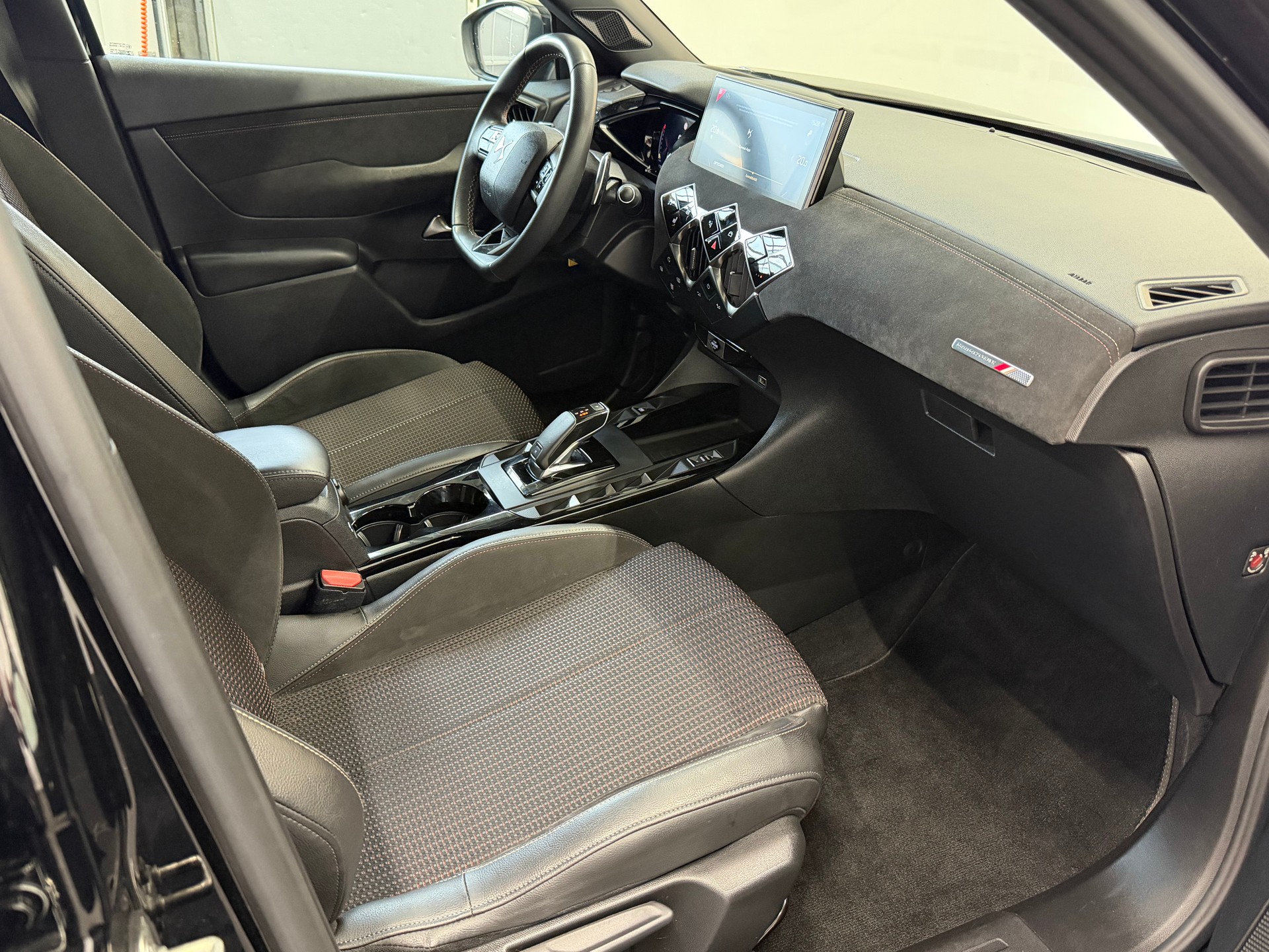 DS AUTOMOBILES DS 3 Crossback 1.2 PureTech Performance Line EAT8-image-9