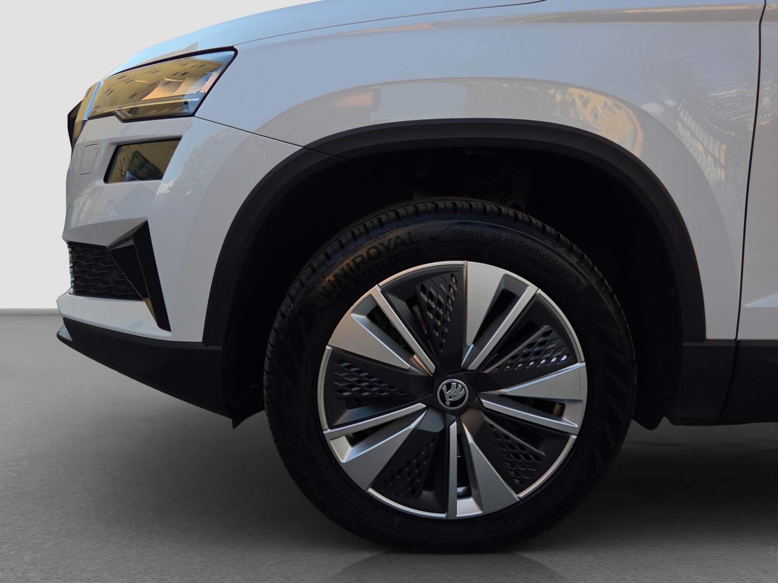 SKODA Karoq 1.5 TSI Ambition-image-4