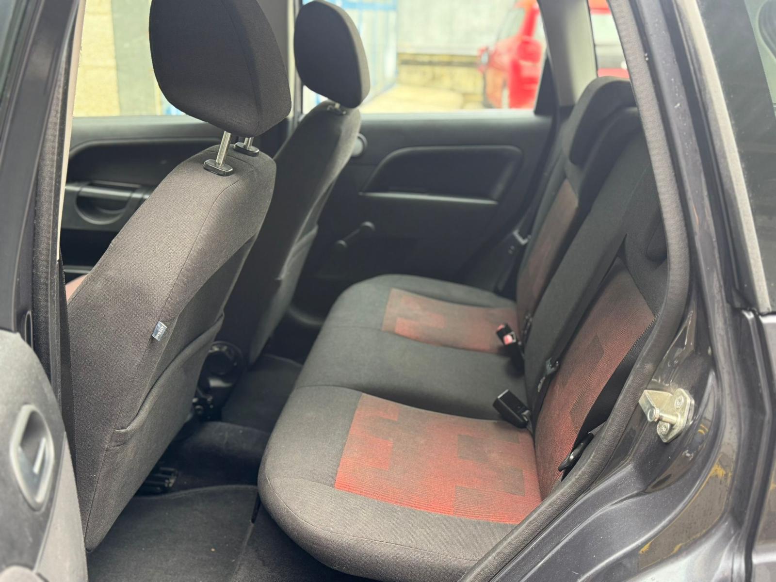FORD Fiesta 1.4 16V Trend-image-6